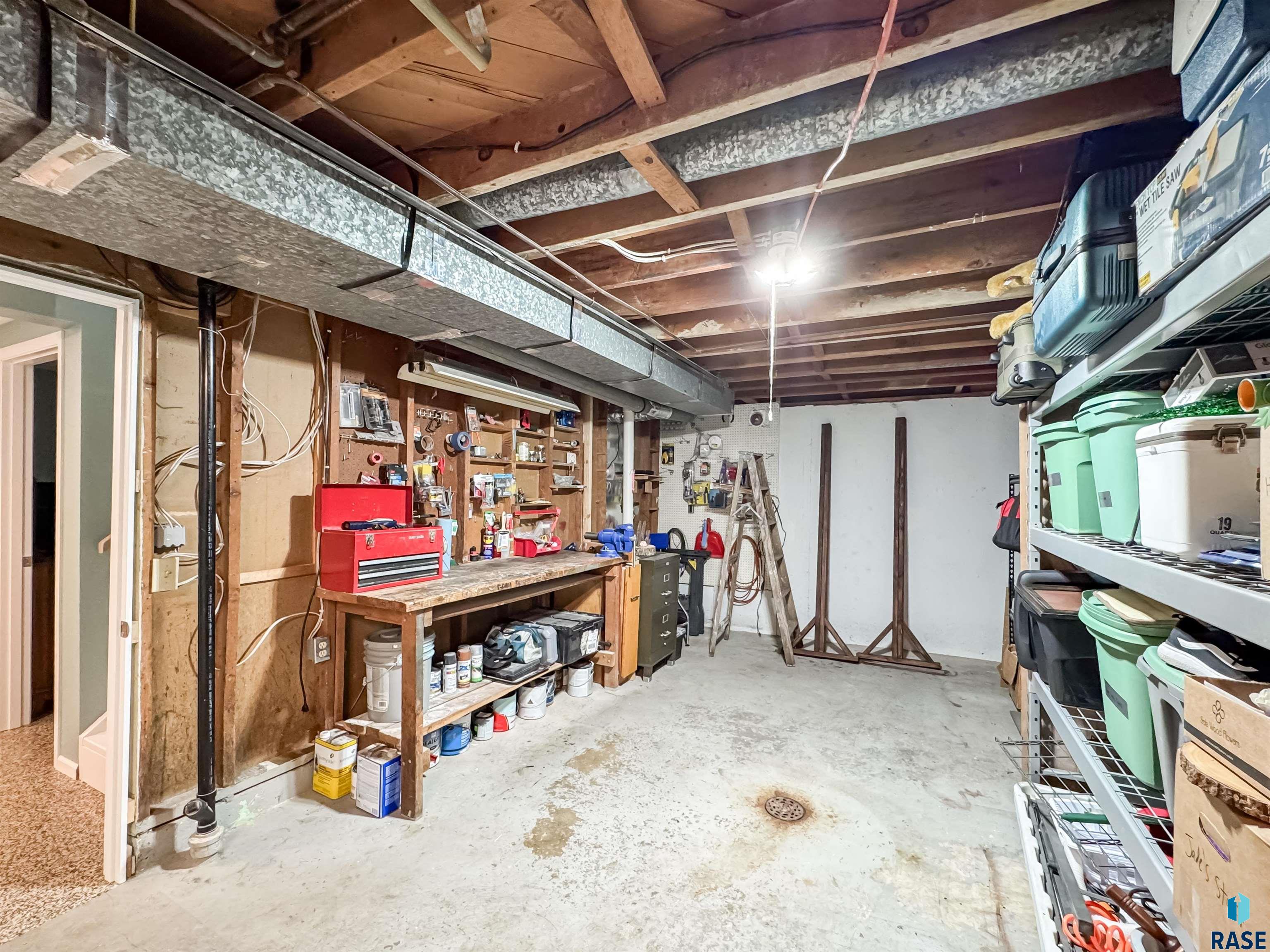 2324 S Crestwood Rd Road