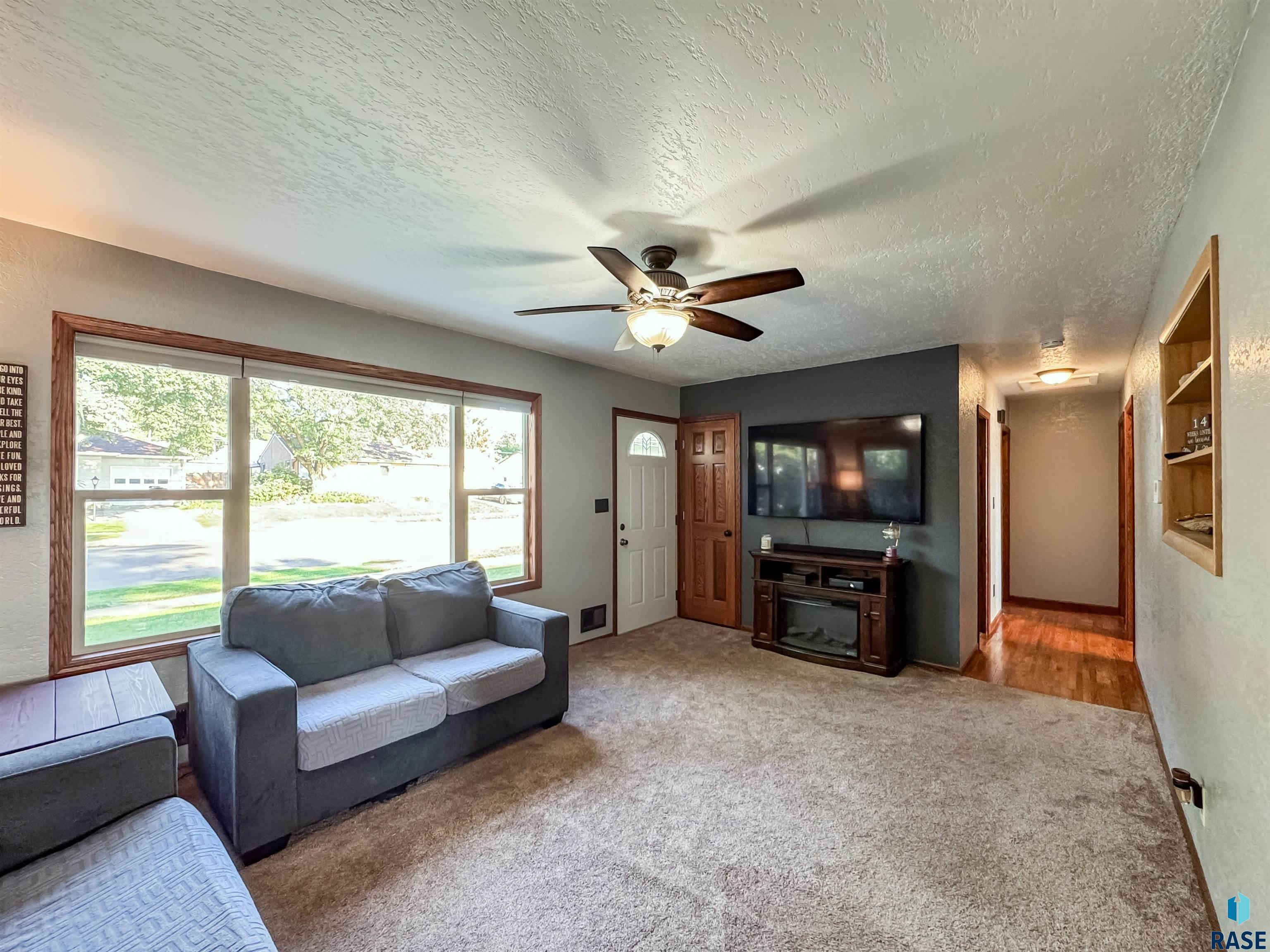2324 S Crestwood Rd Road