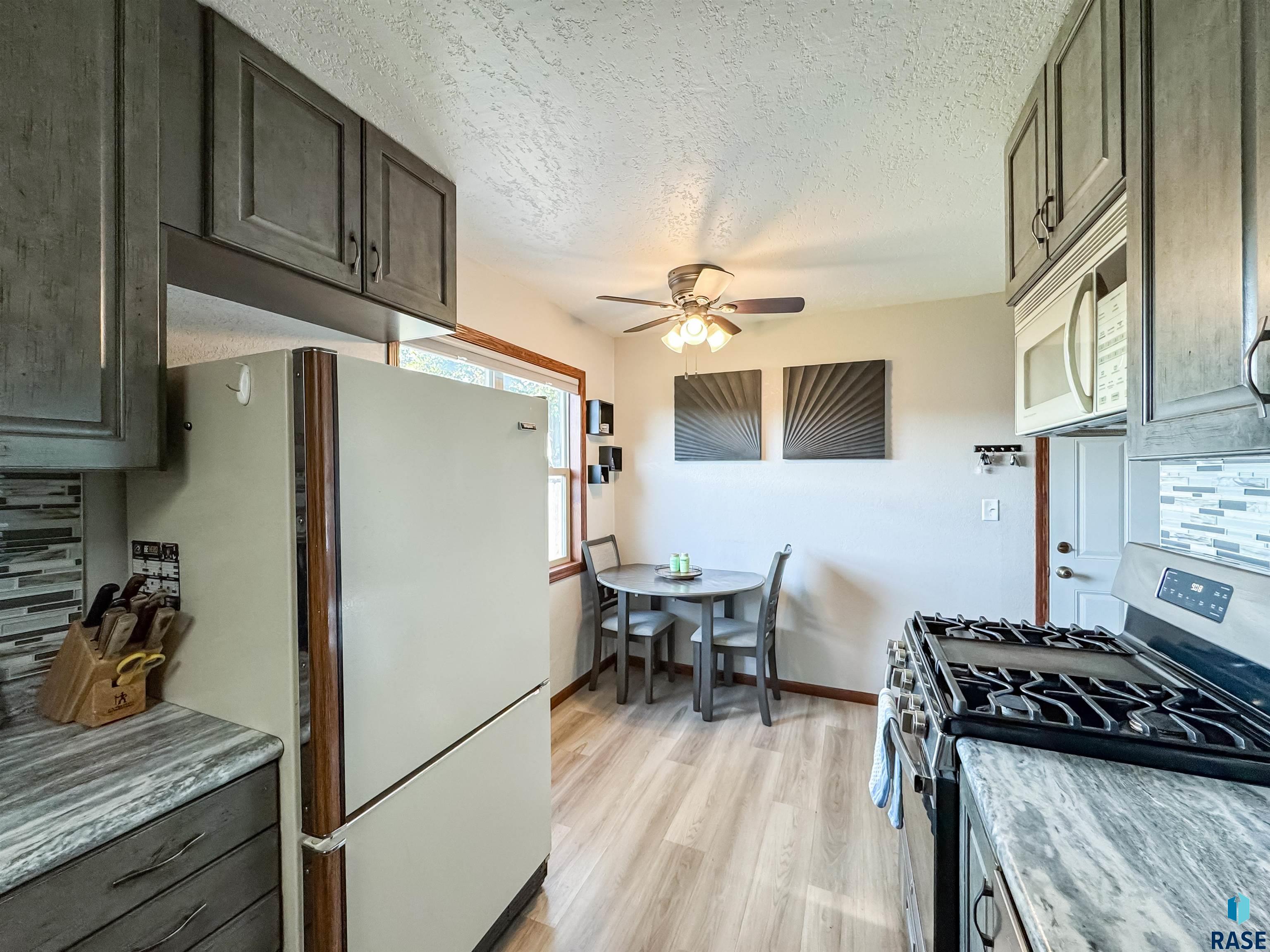 2324 S Crestwood Rd Road