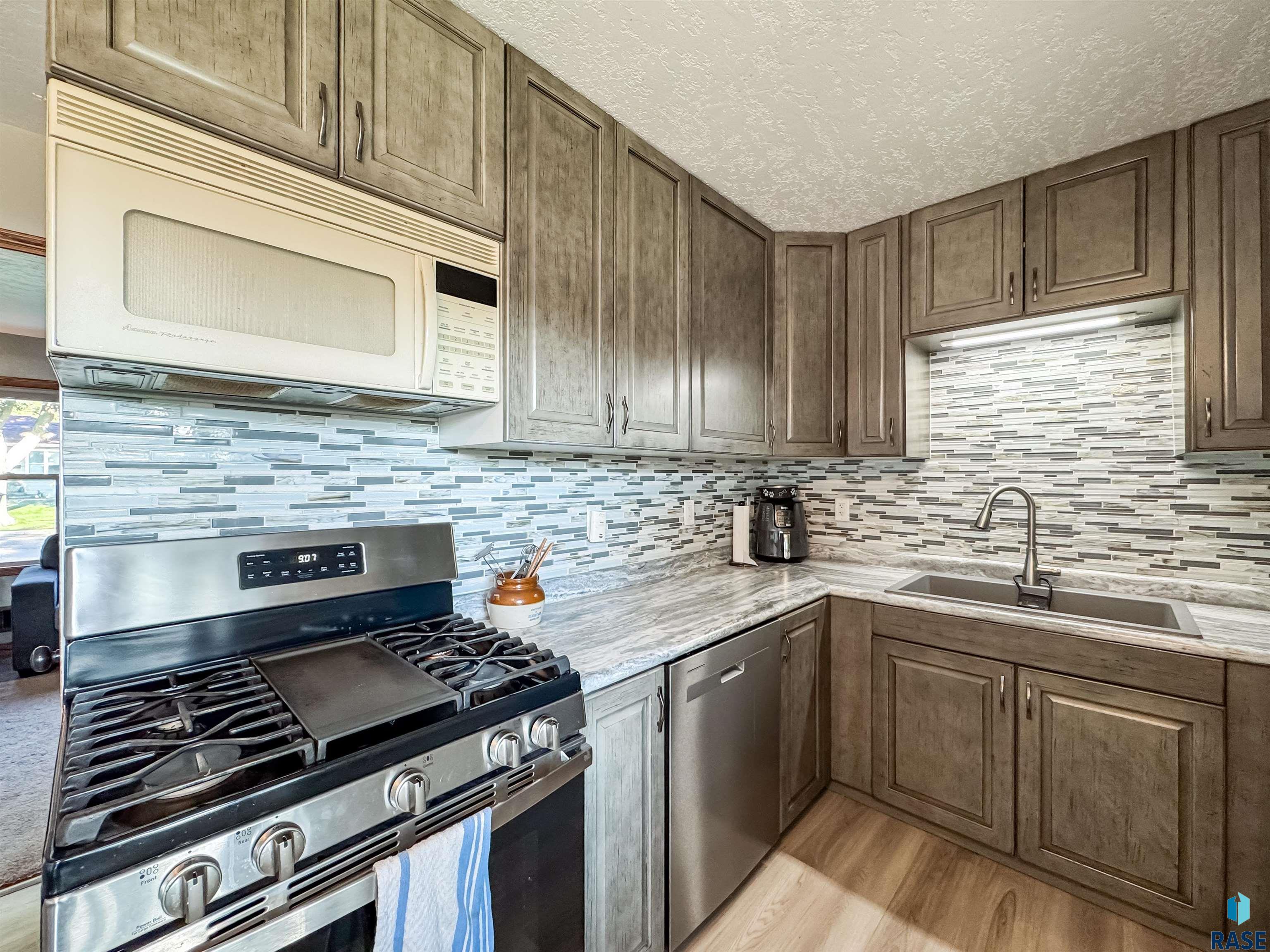 2324 S Crestwood Rd Road