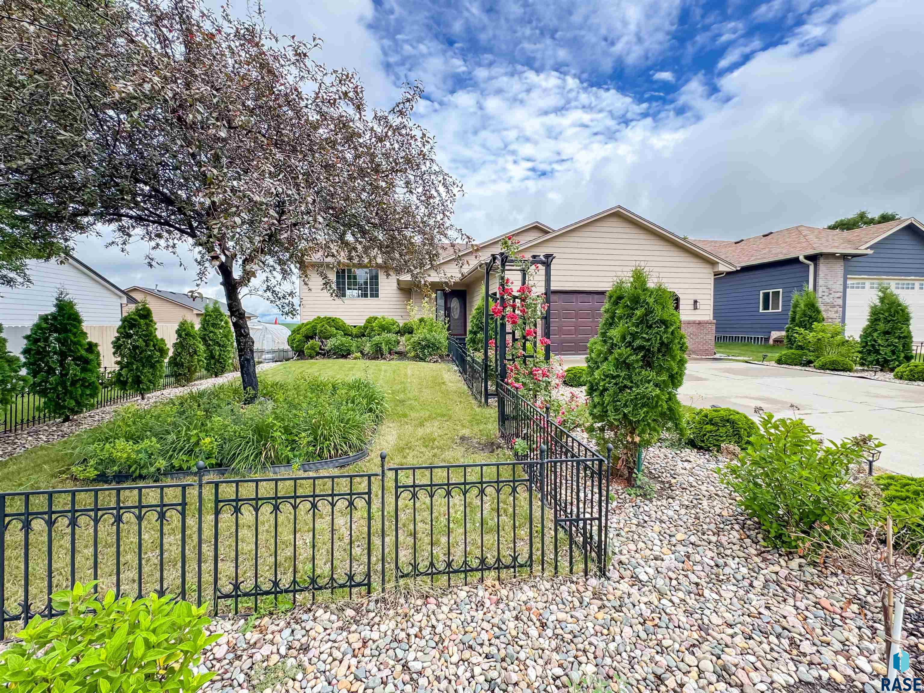 6620 N Angel Ave Avenue