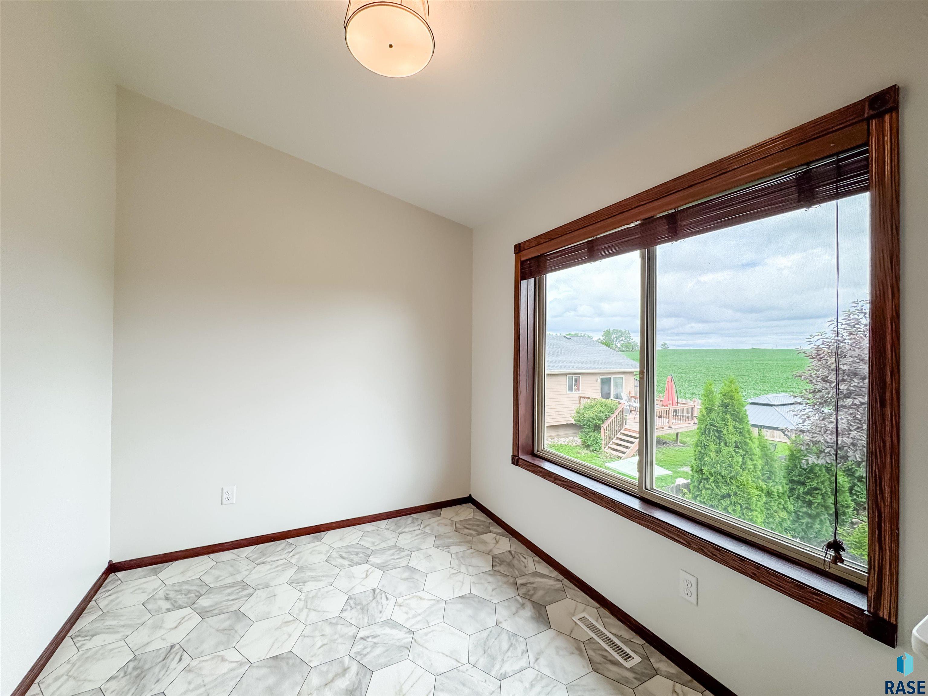 6620 N Angel Ave Avenue