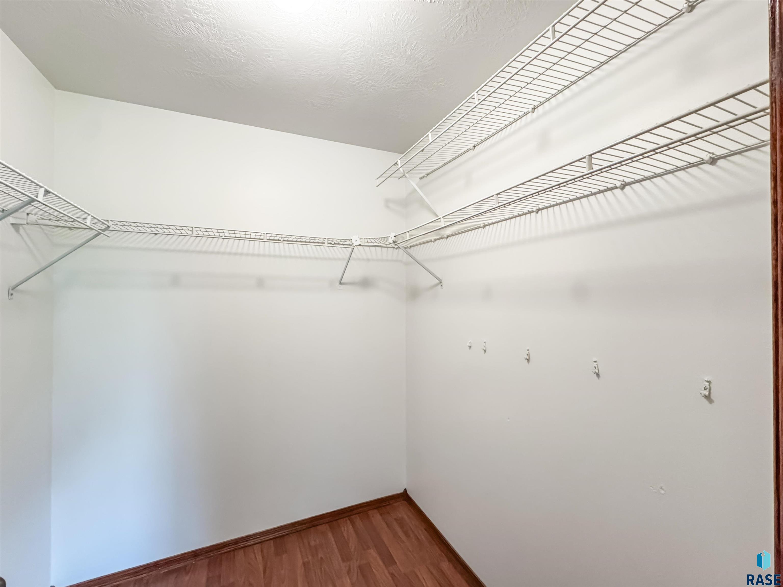 6620 N Angel Ave Avenue