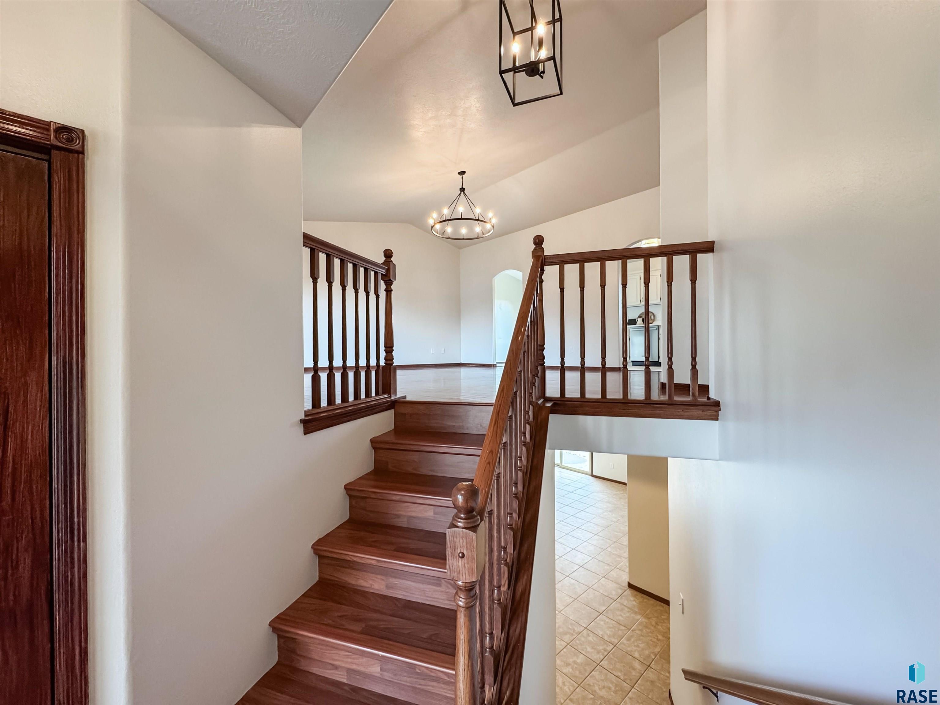 6620 N Angel Ave Avenue