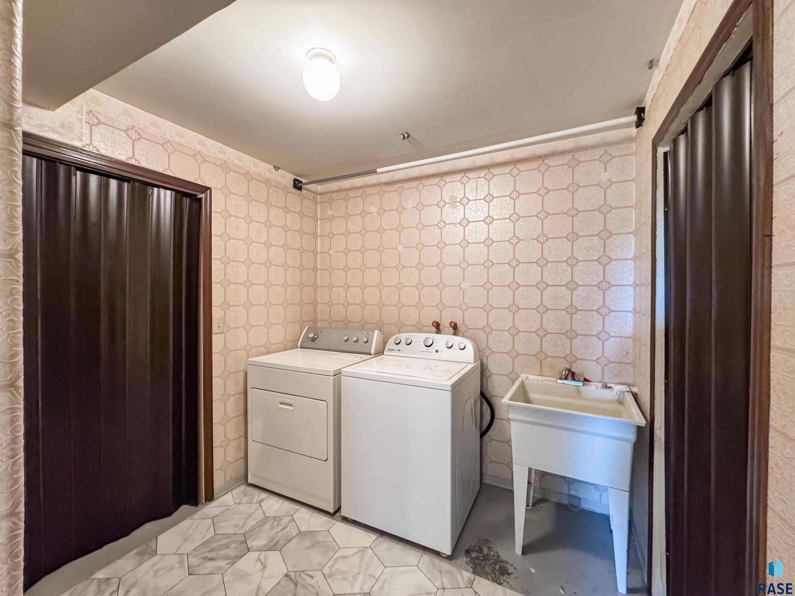 6620 N Angel Ave Avenue