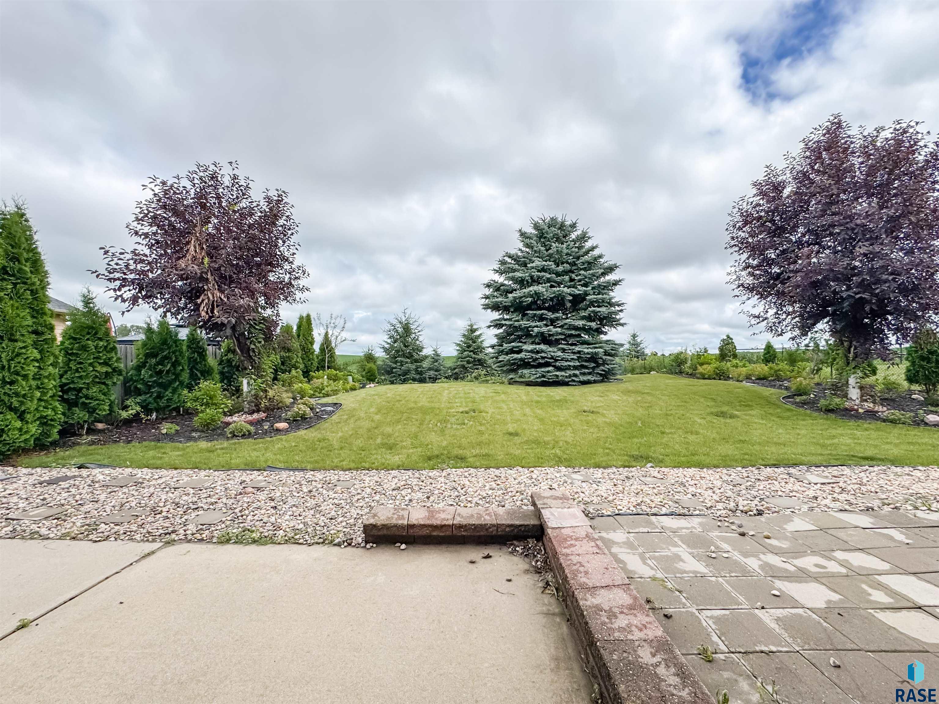 6620 N Angel Ave Avenue