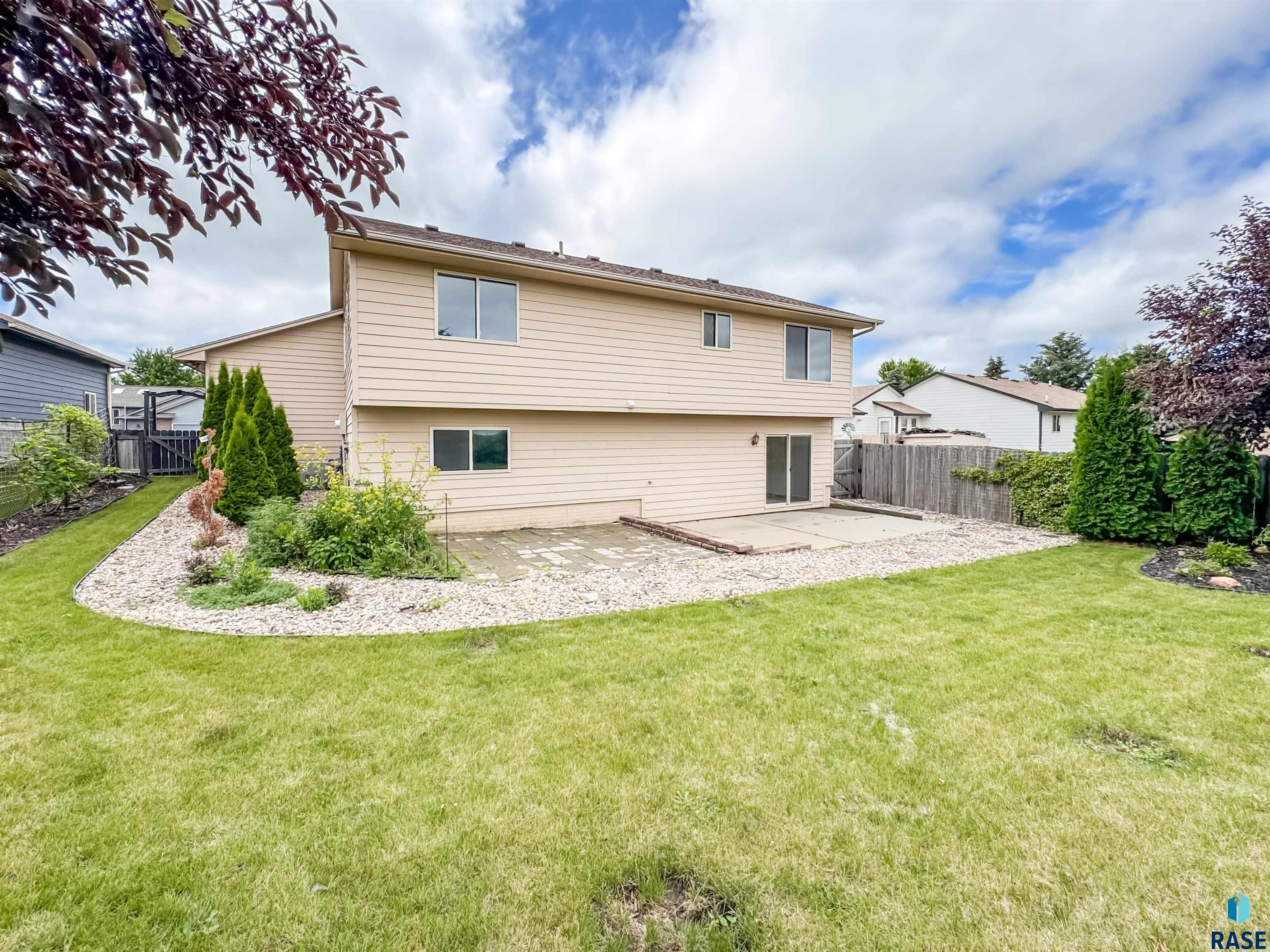 6620 N Angel Ave Avenue