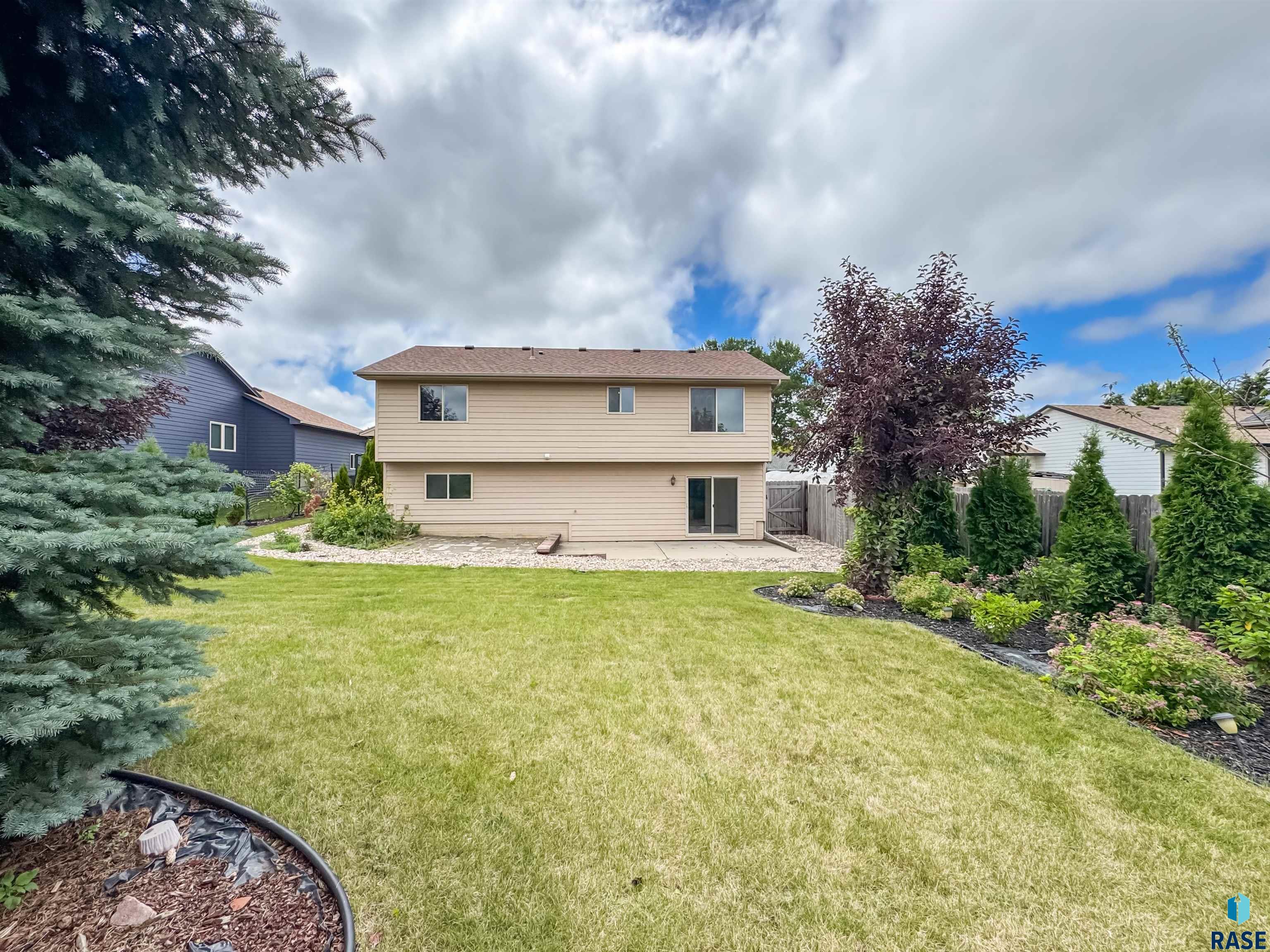 6620 N Angel Ave Avenue