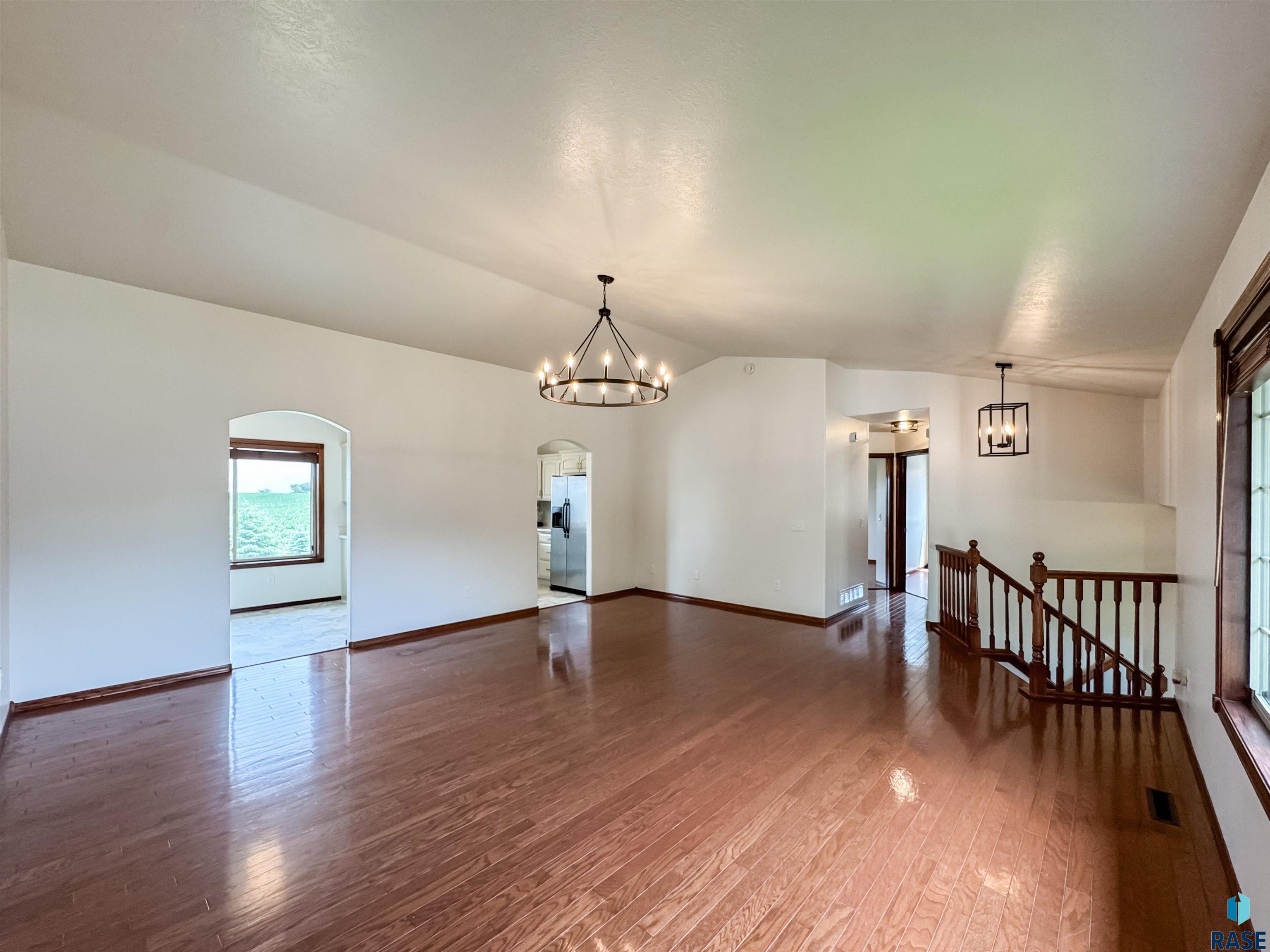 6620 N Angel Ave Avenue