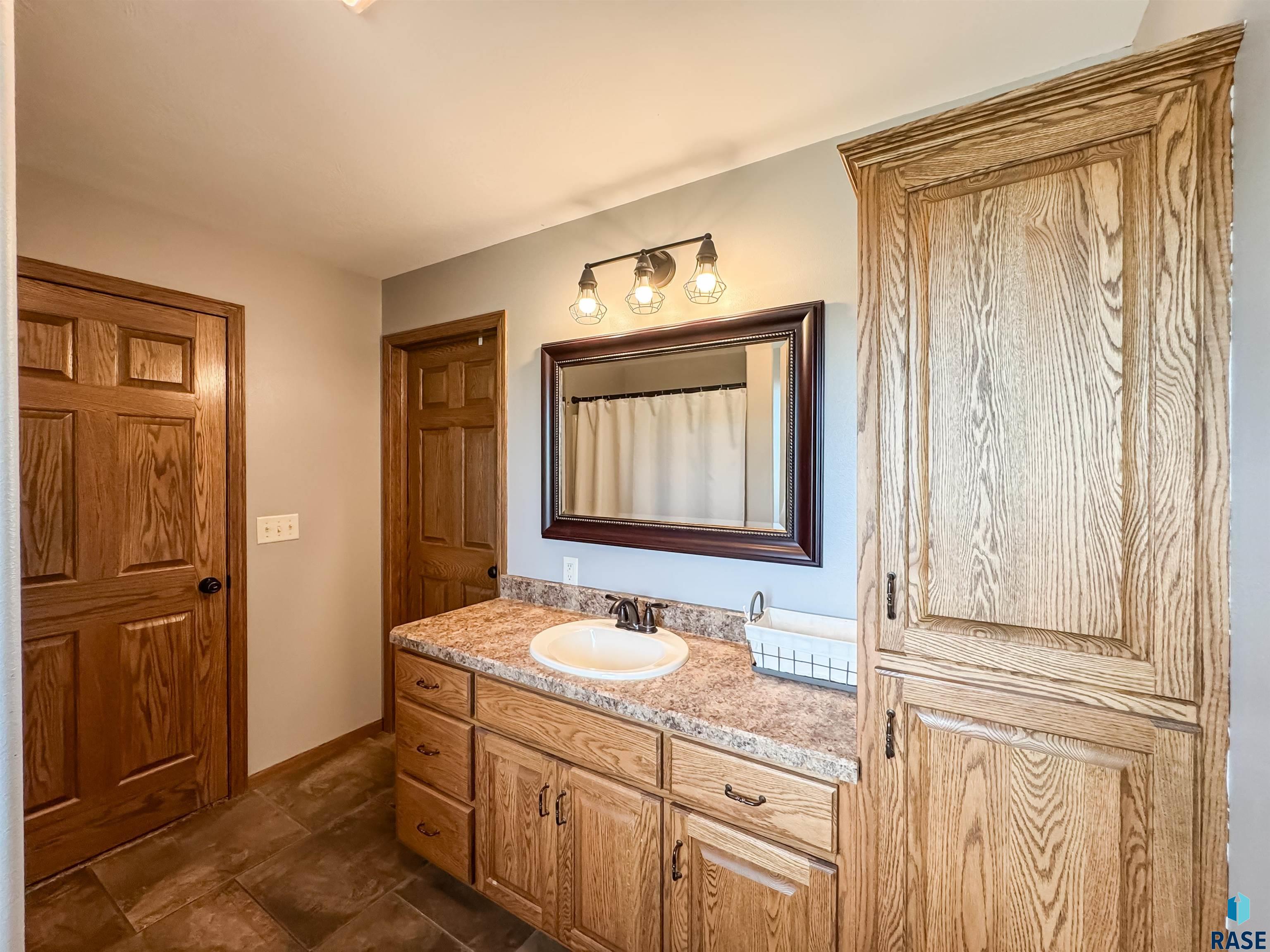 504 S Main Ave Avenue