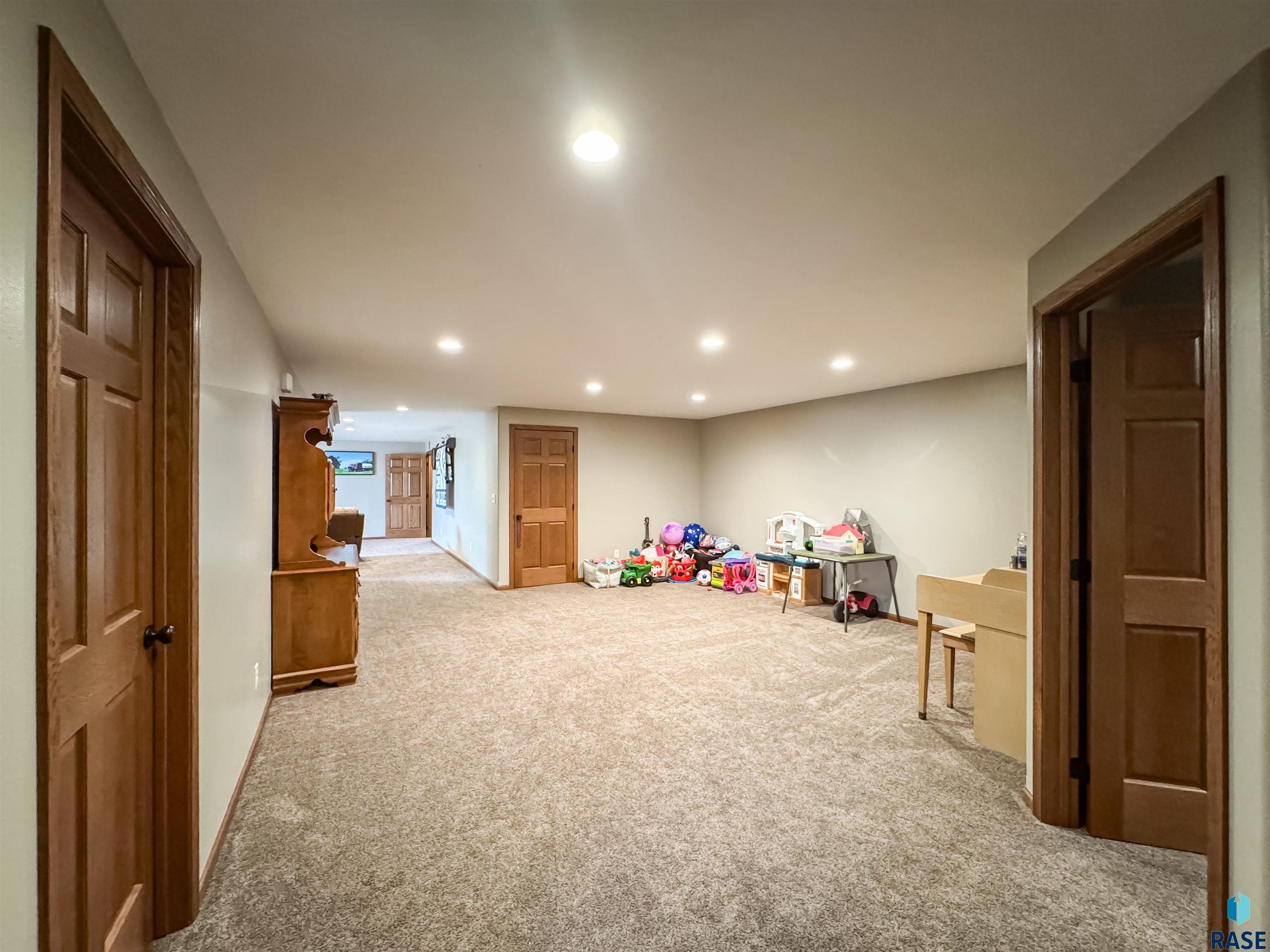 504 S Main Ave Avenue