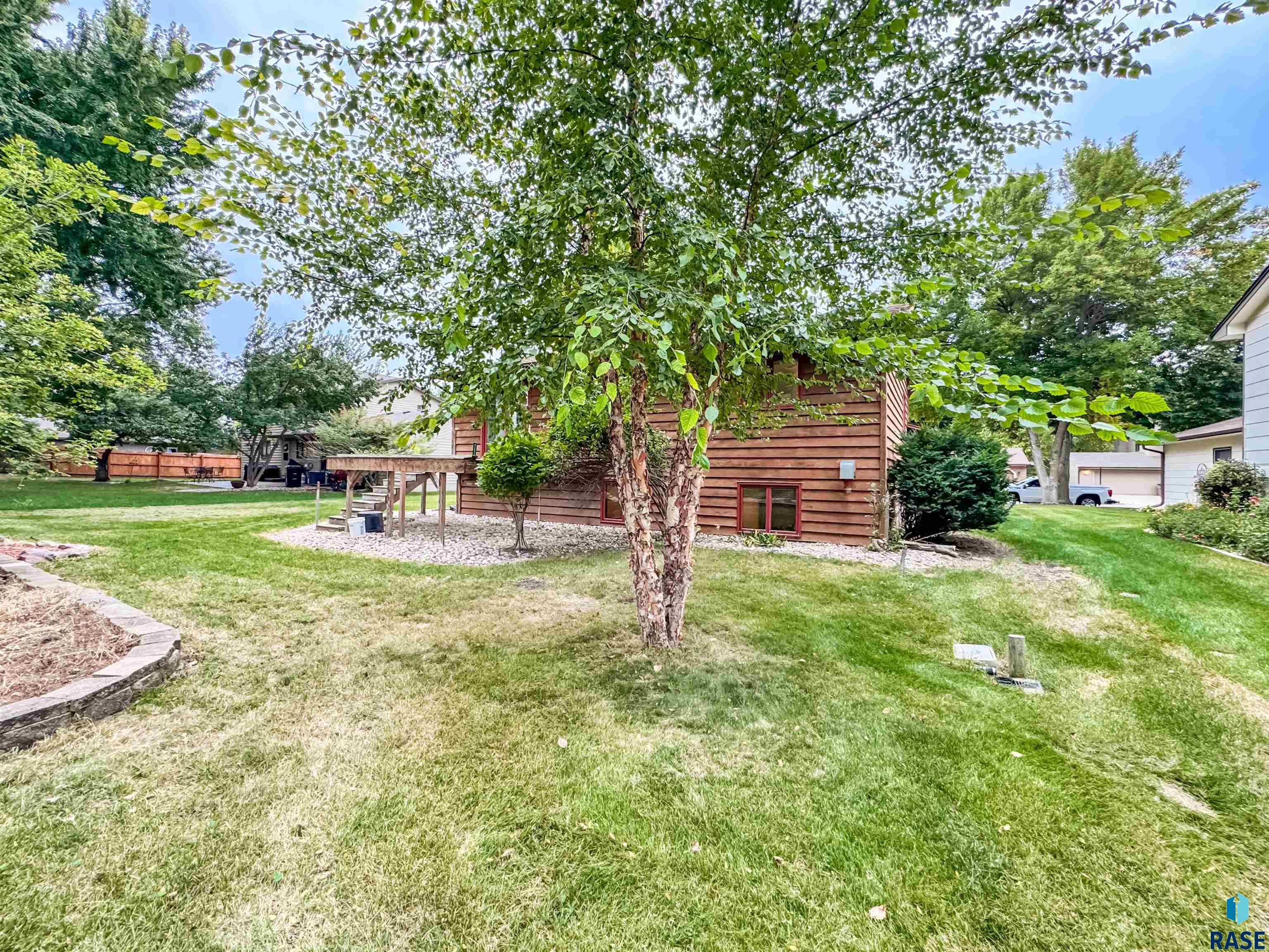 2308 S Woodbine Ln