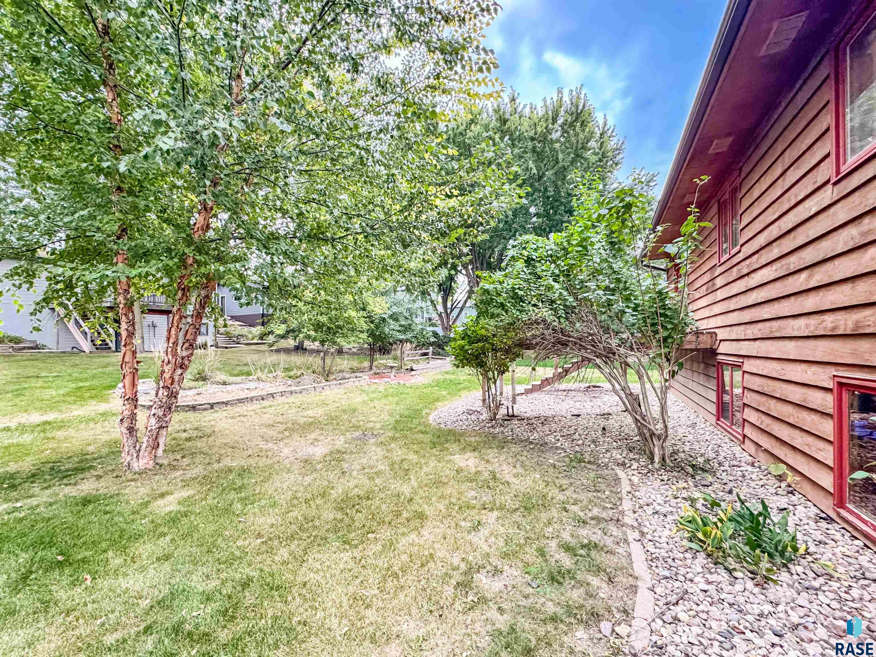 2308 S Woodbine Ln