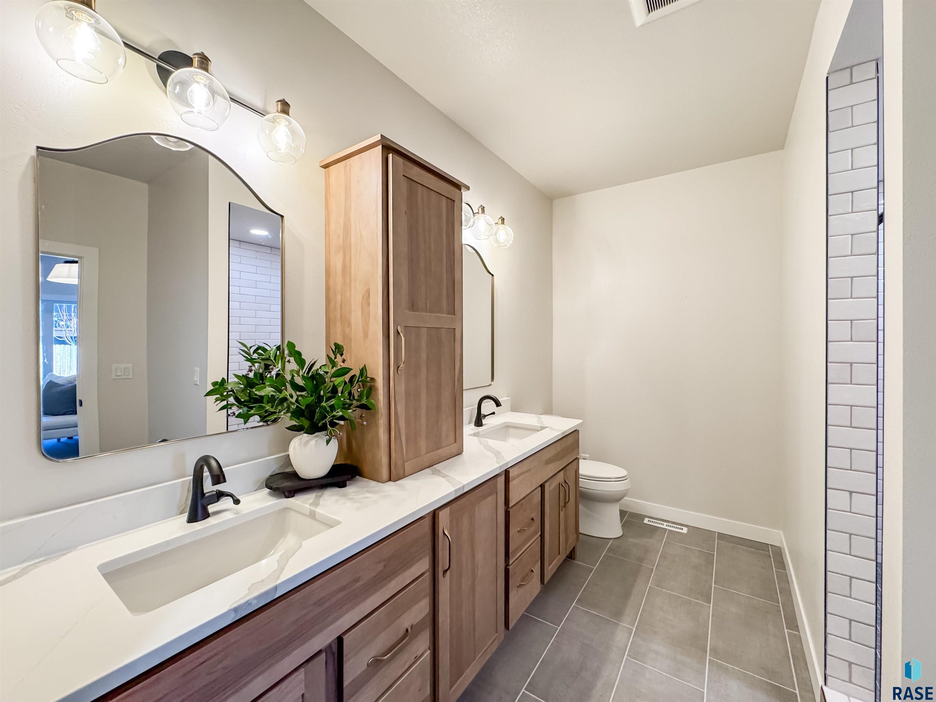 1520 E Birch St Street