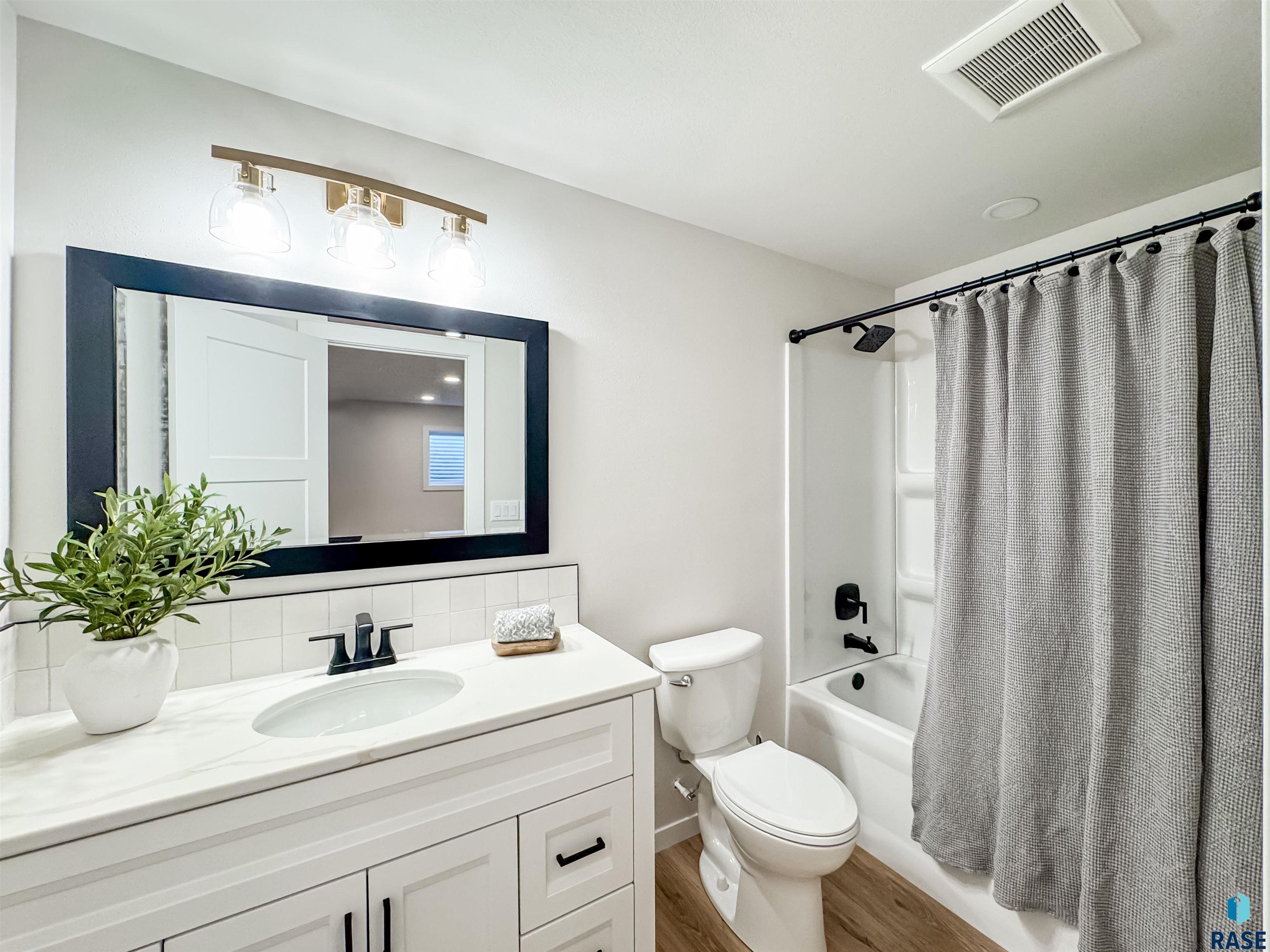 1520 E Birch St Street