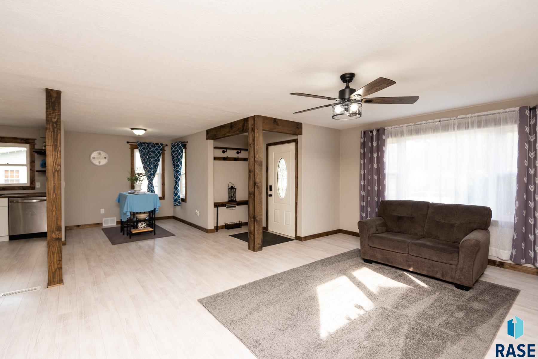 405 S Blaine Ave Avenue