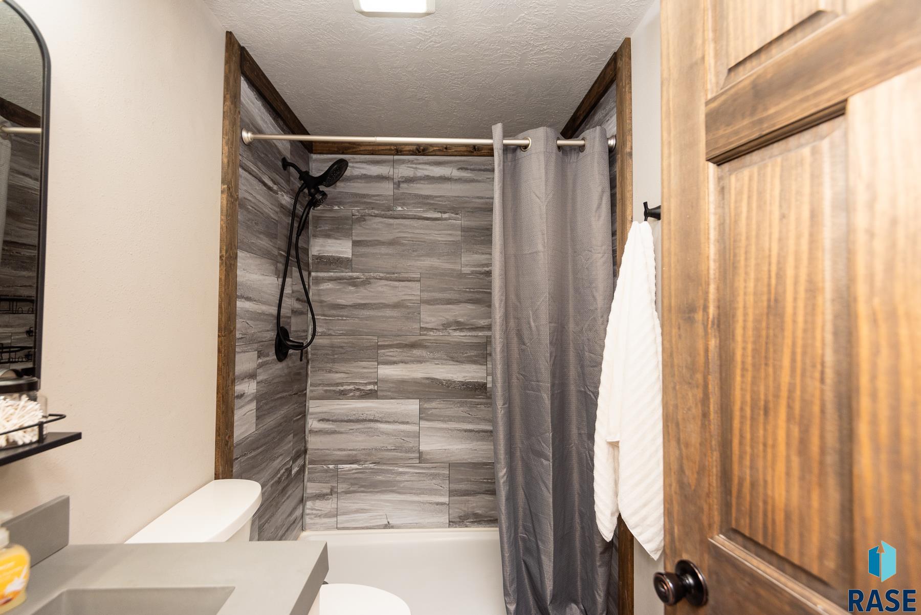 405 S Blaine Ave Avenue