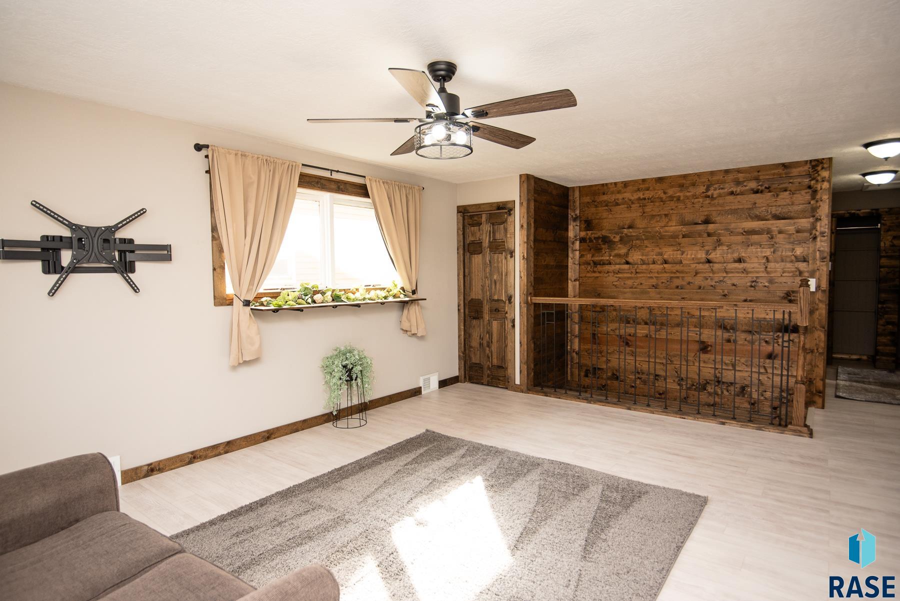 405 S Blaine Ave Avenue