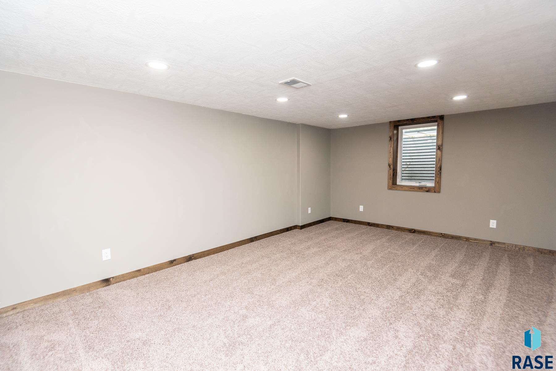 405 S Blaine Ave Avenue