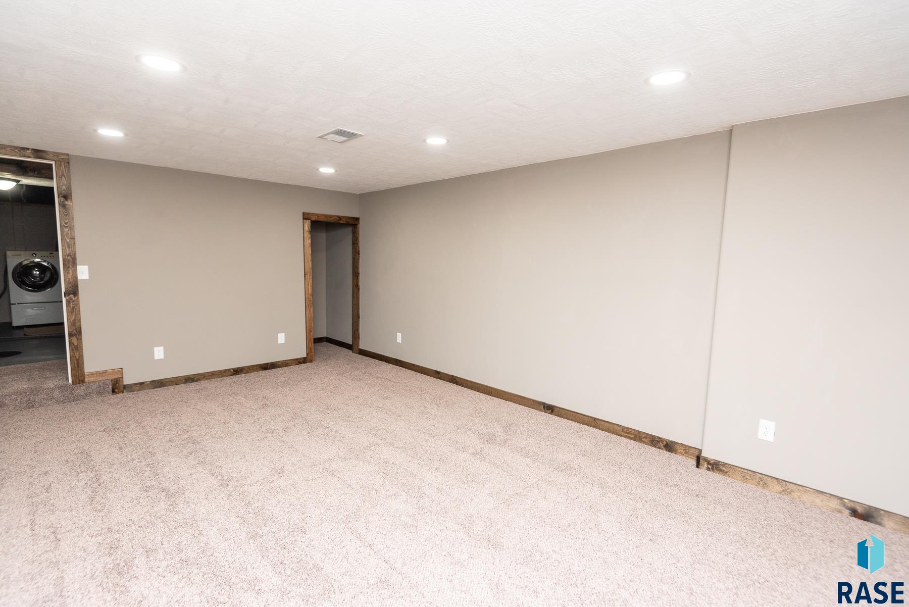 405 S Blaine Ave Avenue