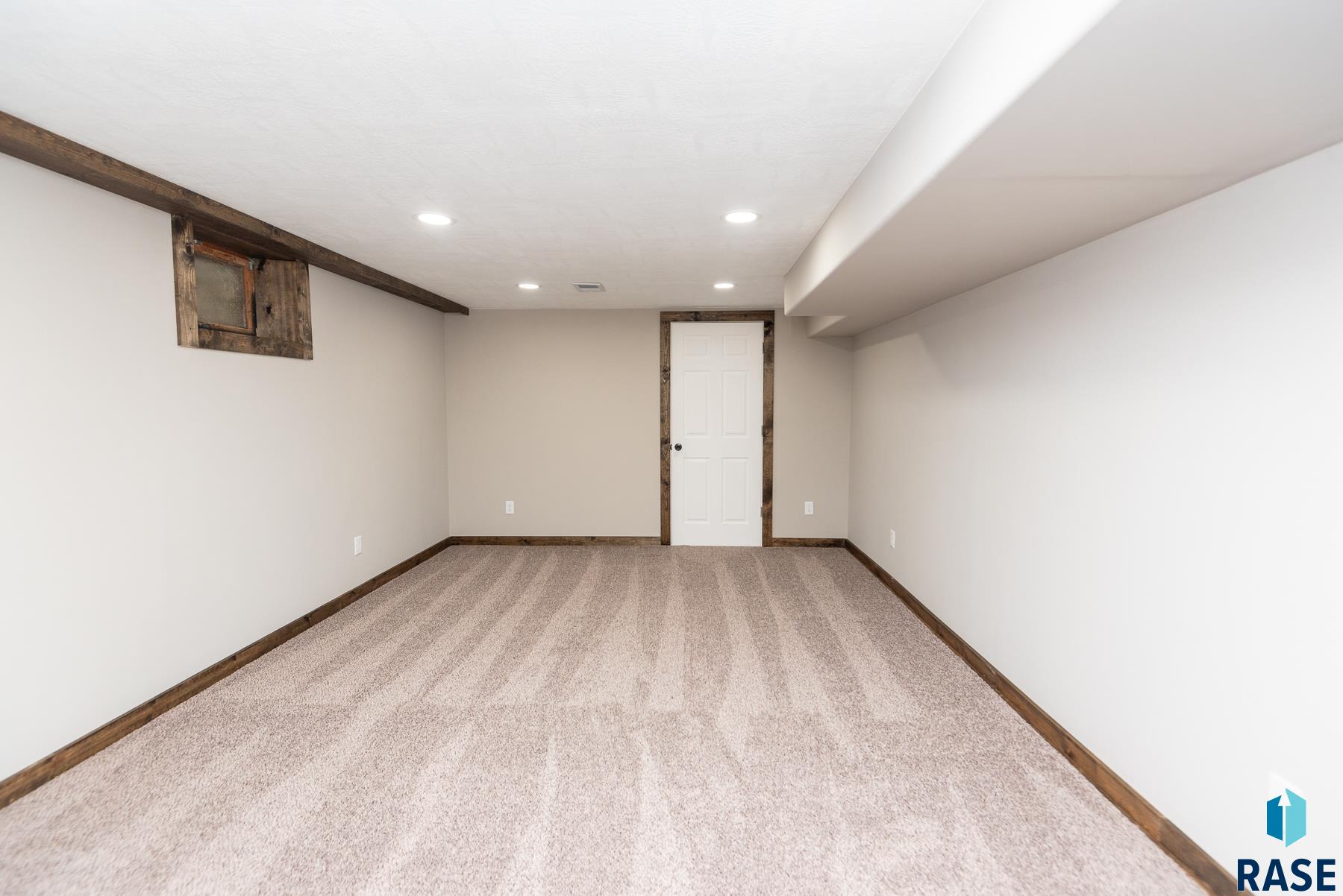 405 S Blaine Ave Avenue