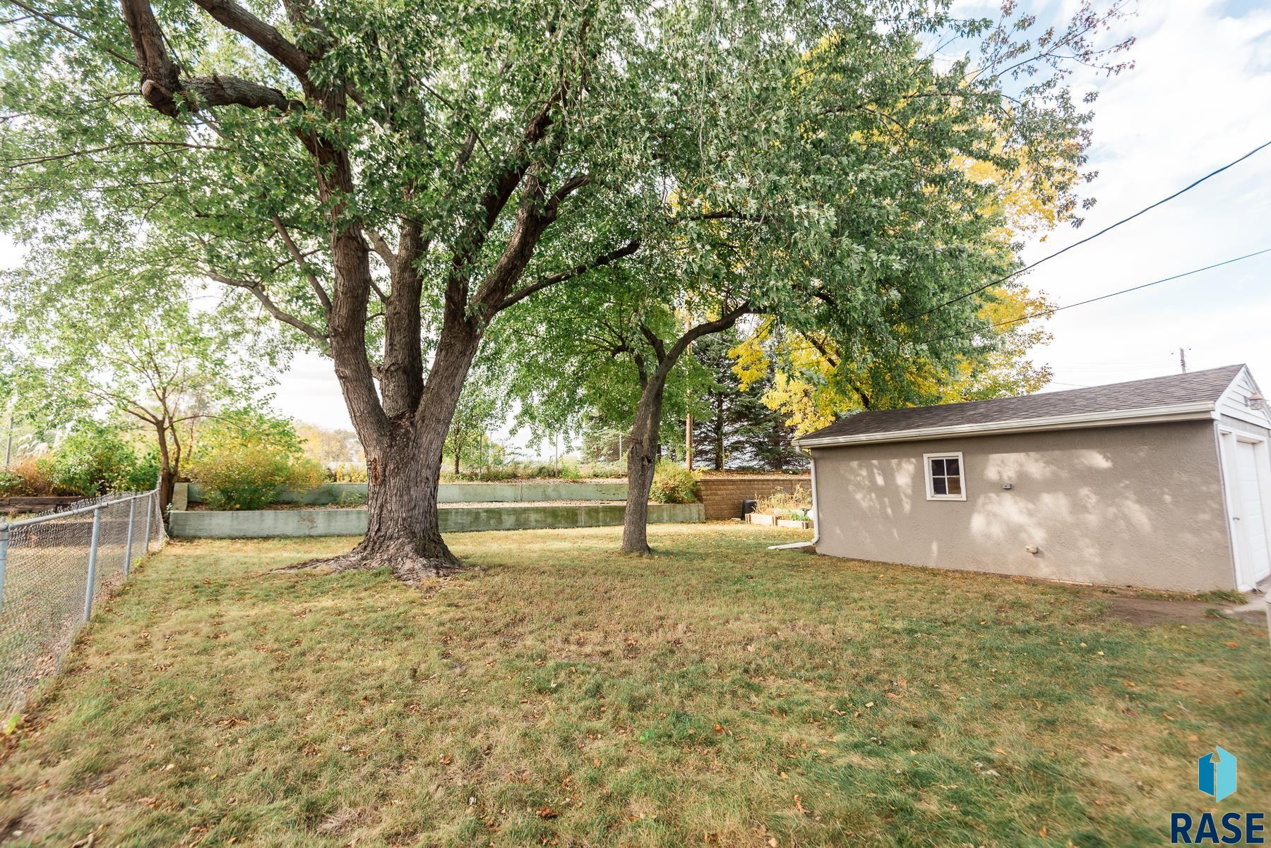 405 S Blaine Ave Avenue