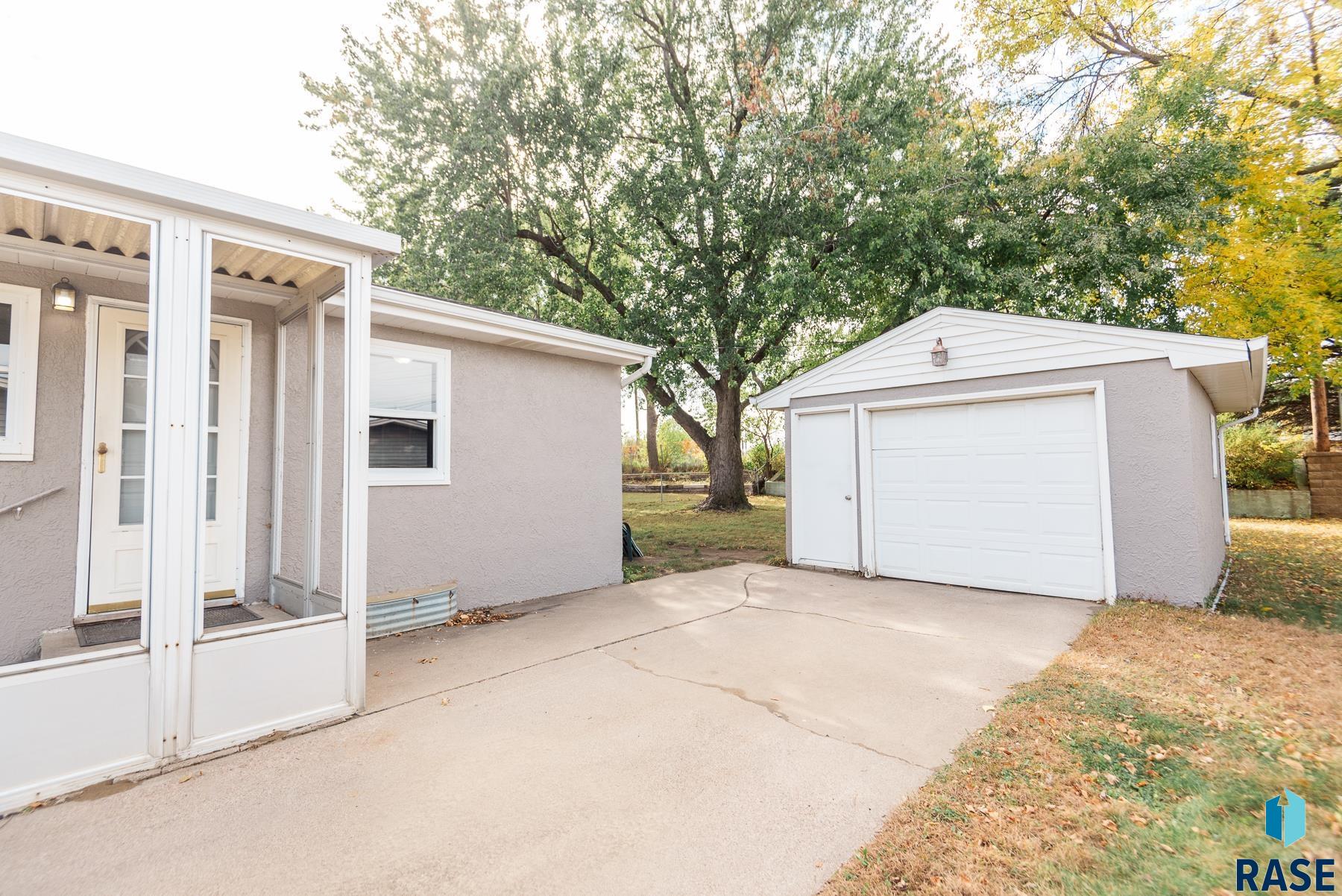 405 S Blaine Ave Avenue