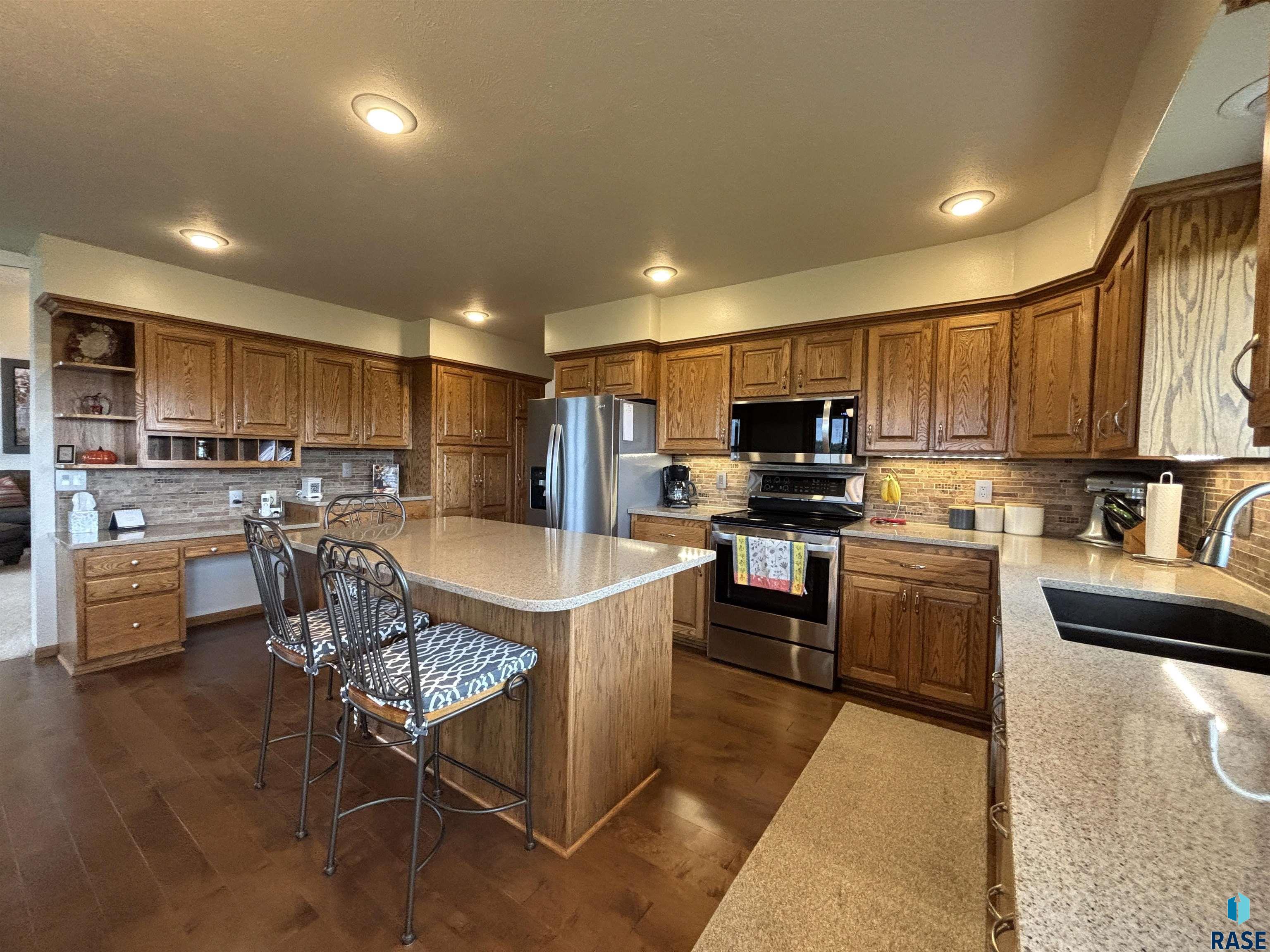 2009 N Broadway Ave Avenue