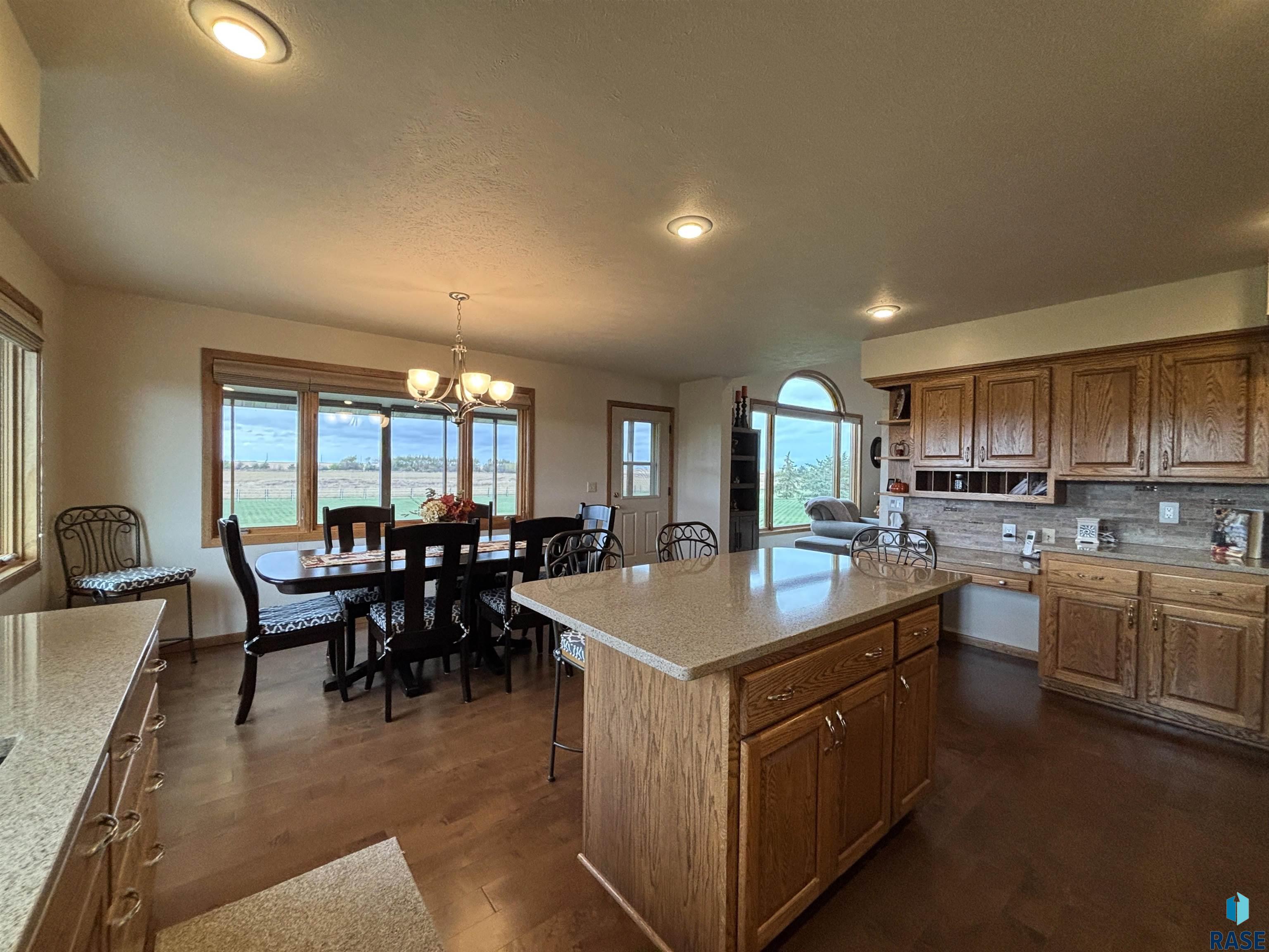 2009 N Broadway Ave Avenue