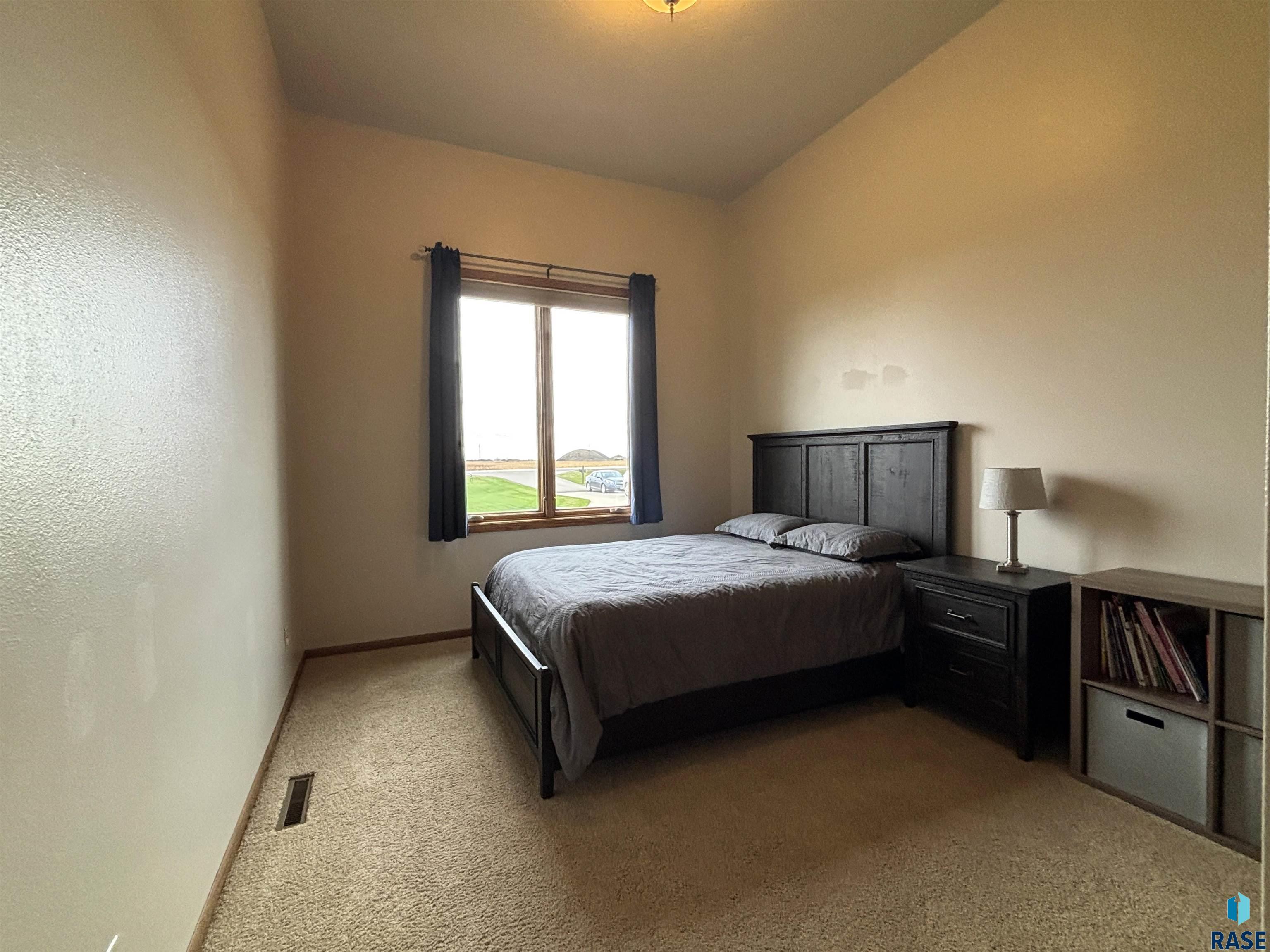 2009 N Broadway Ave Avenue