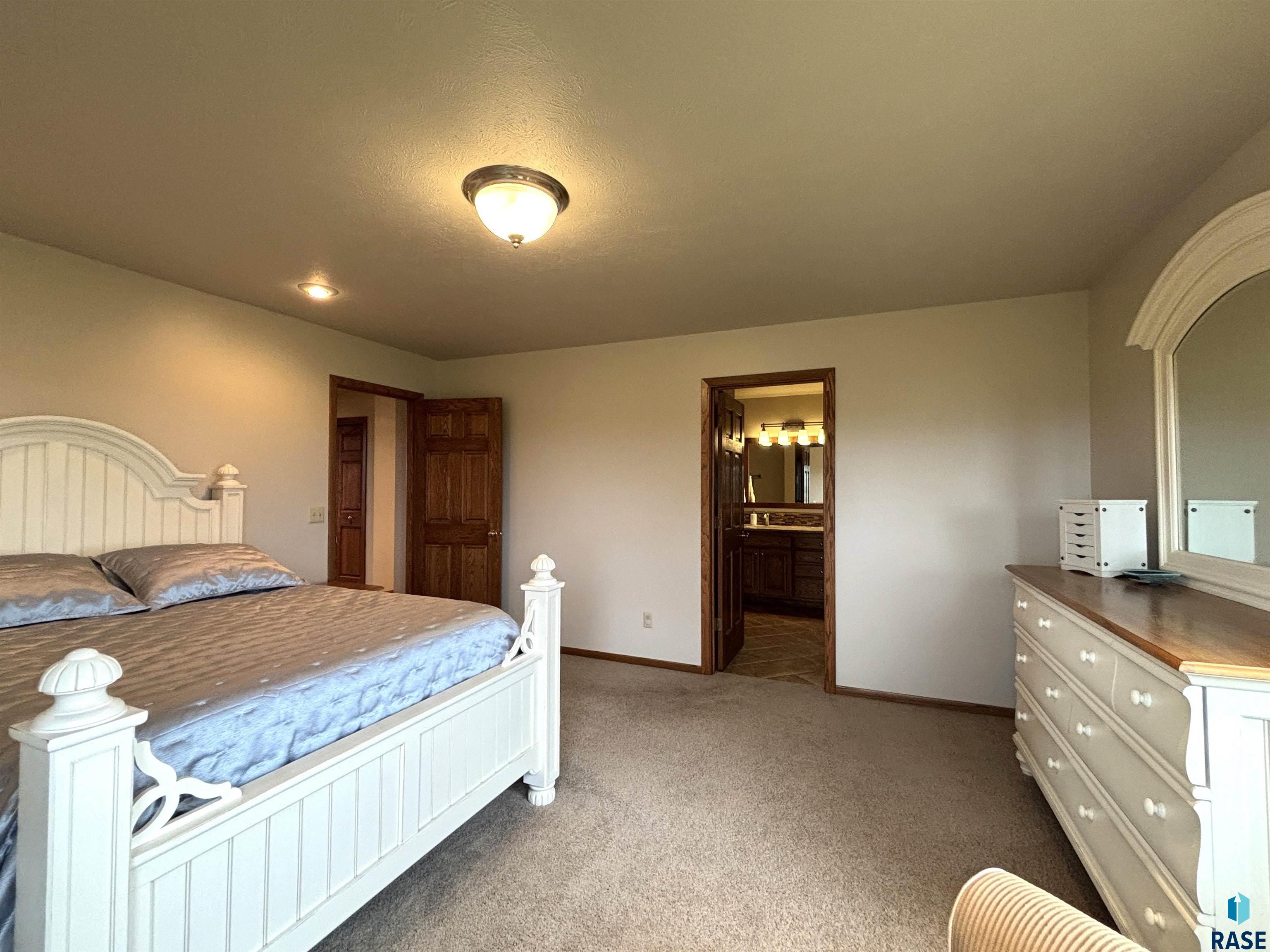 2009 N Broadway Ave Avenue