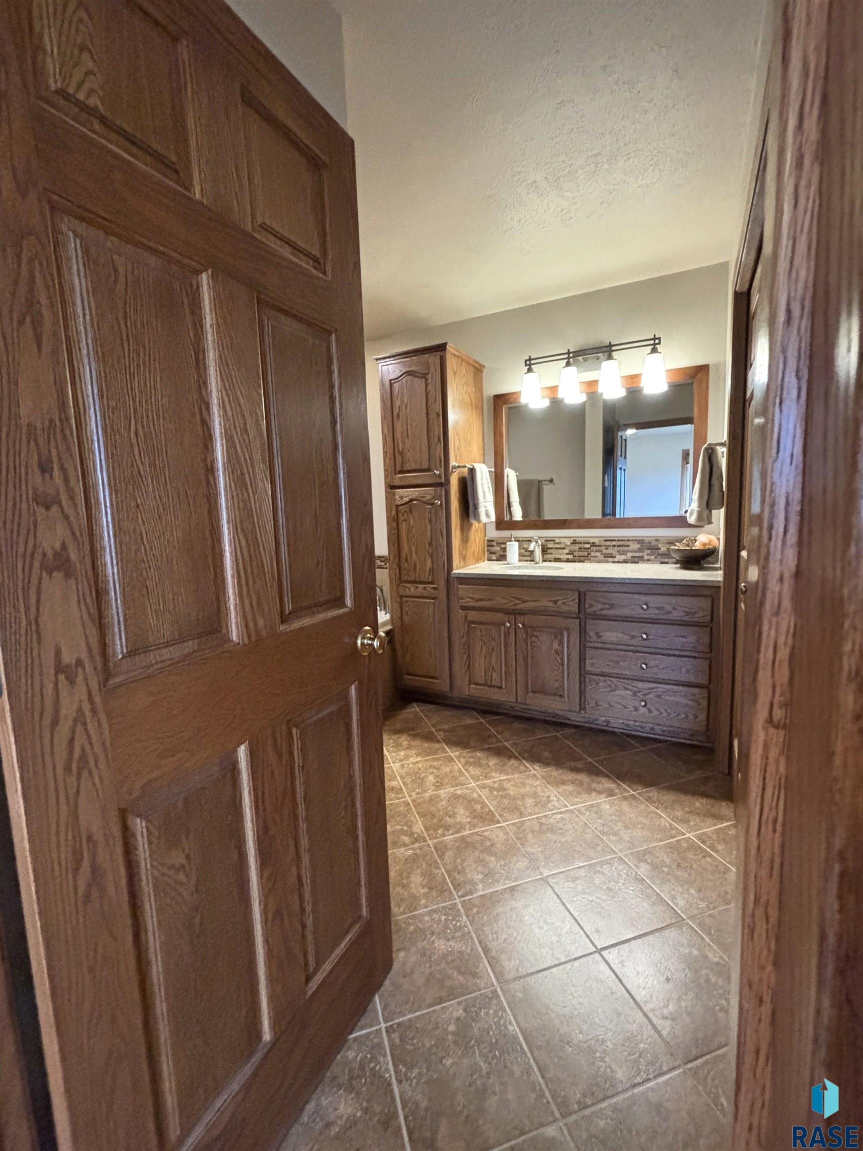 2009 N Broadway Ave Avenue