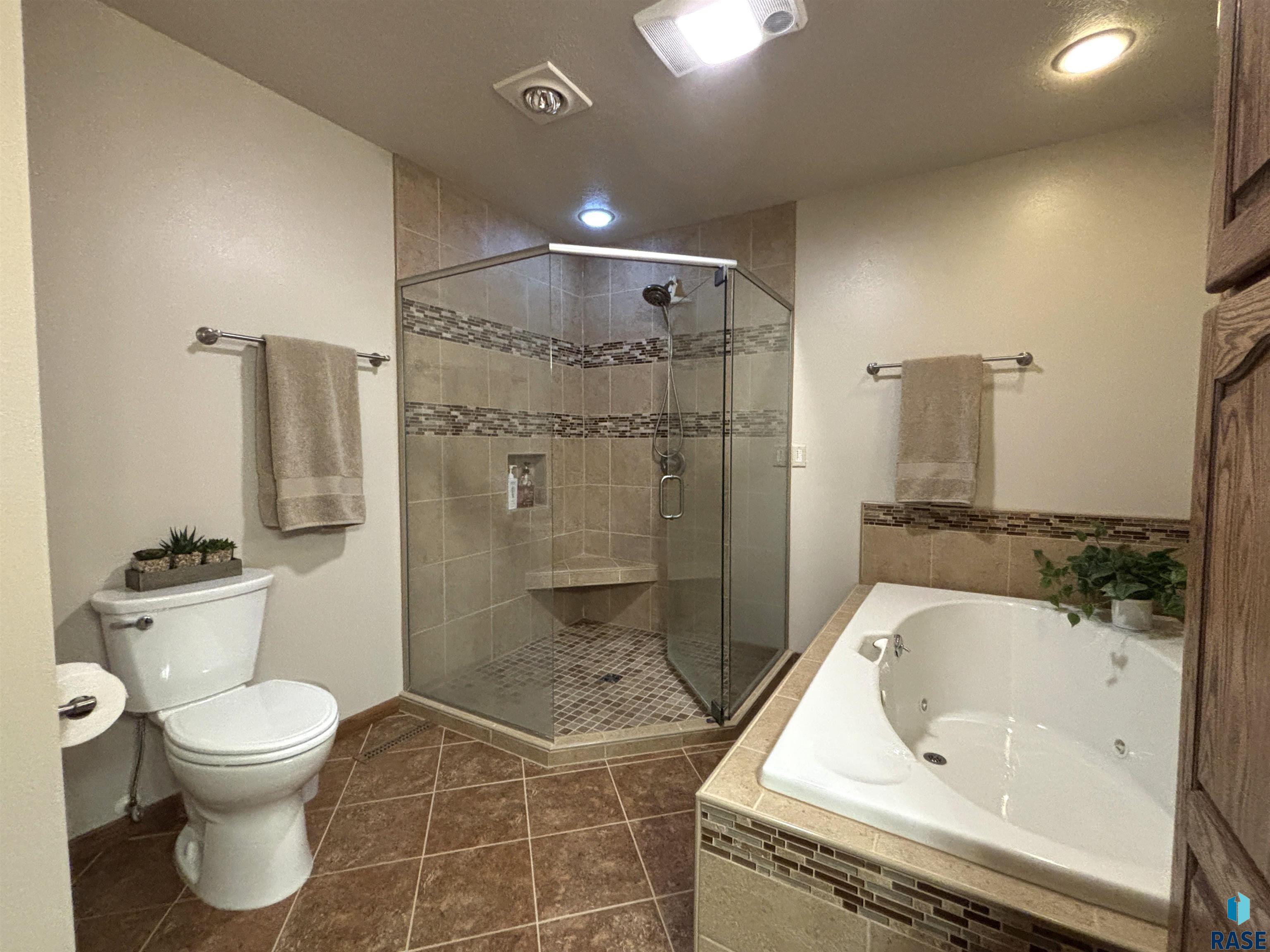 2009 N Broadway Ave Avenue