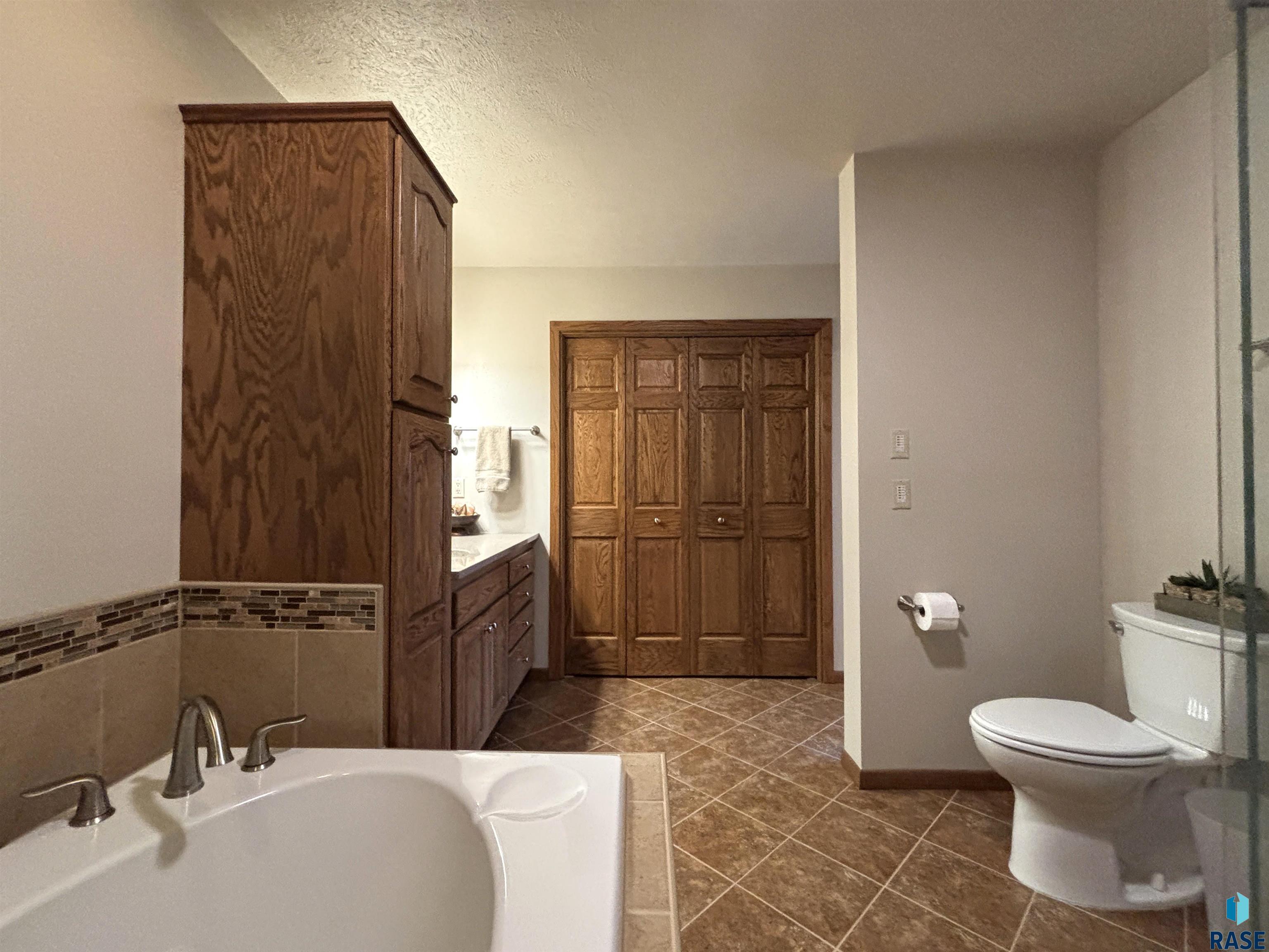 2009 N Broadway Ave Avenue