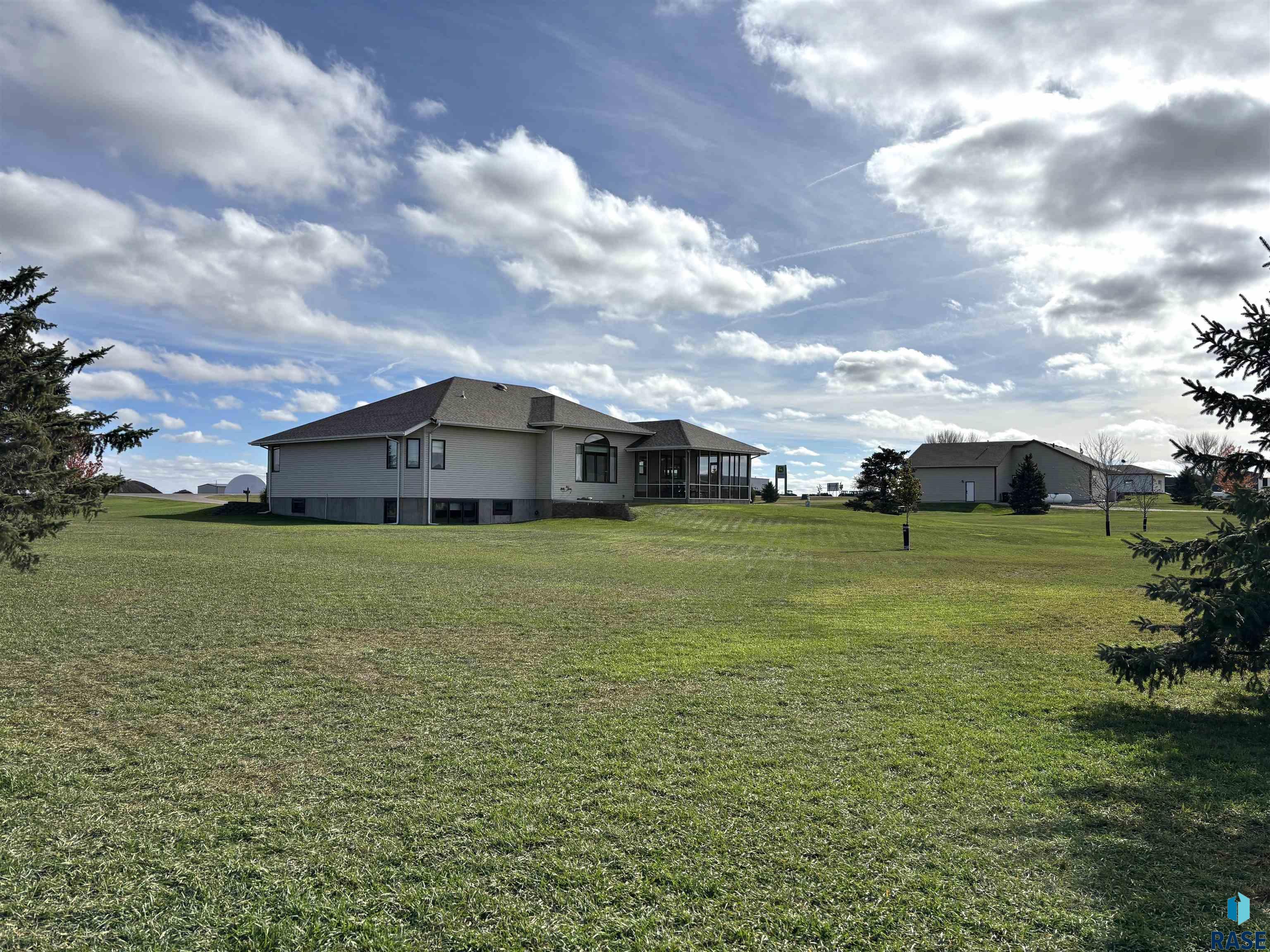 2009 N Broadway Ave Avenue