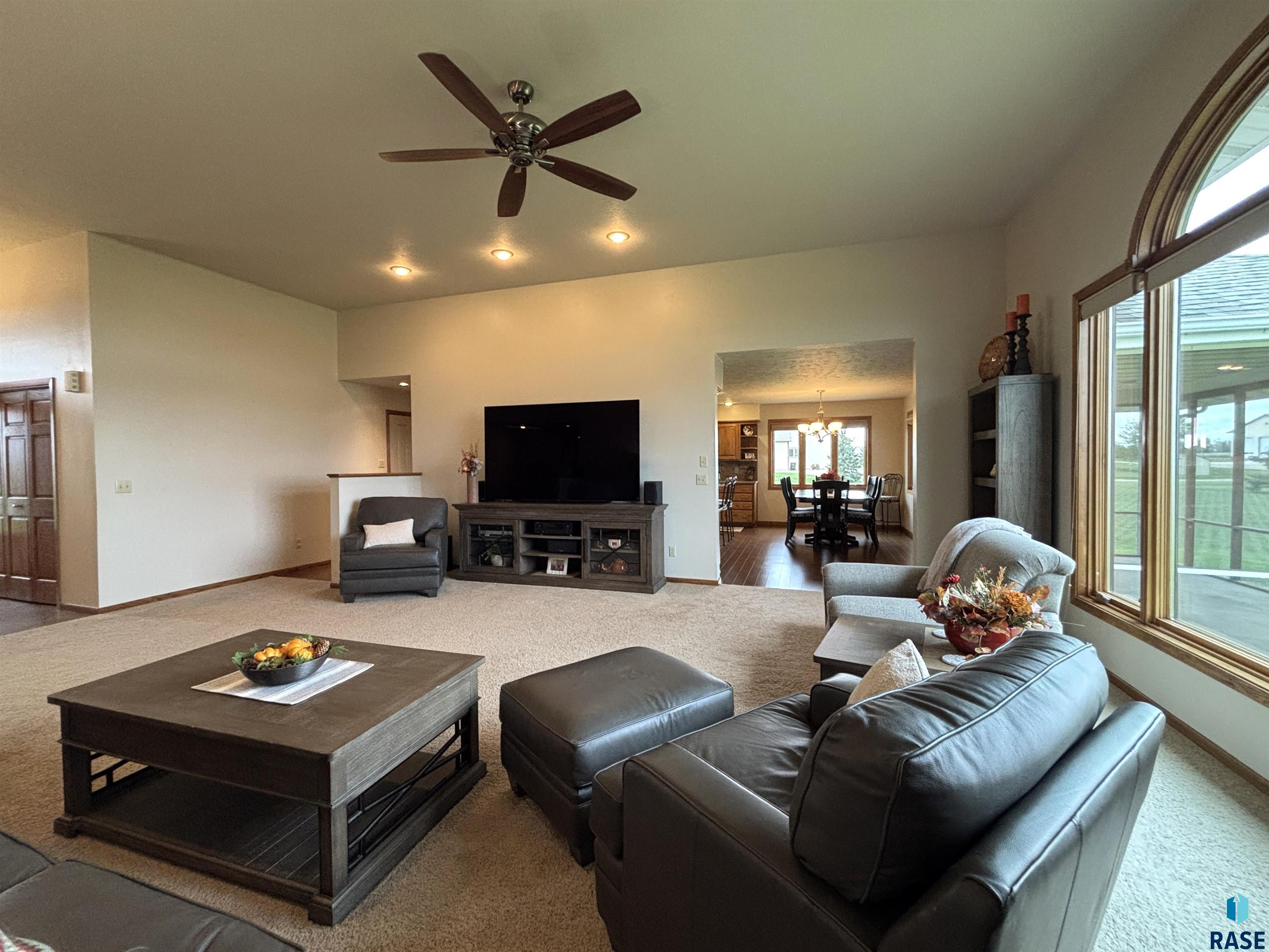 2009 N Broadway Ave Avenue