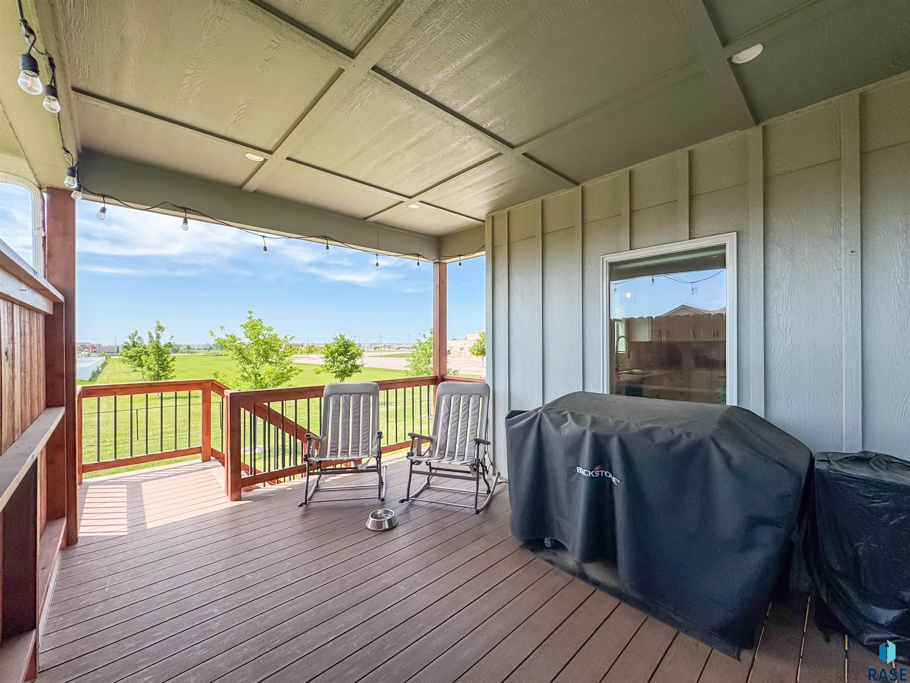 6913 E 37th St Street