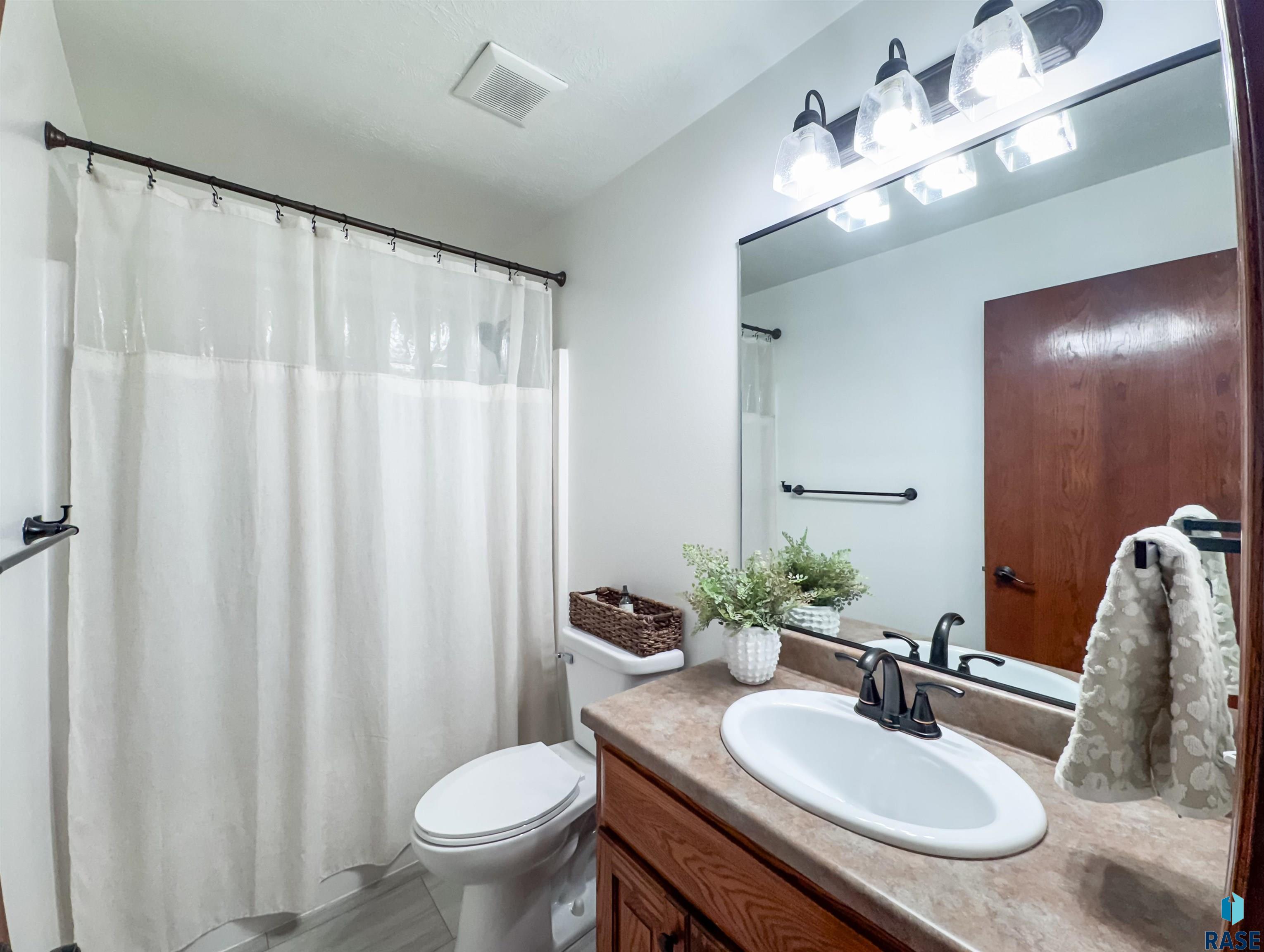 5617 W Hemlock Dr Drive