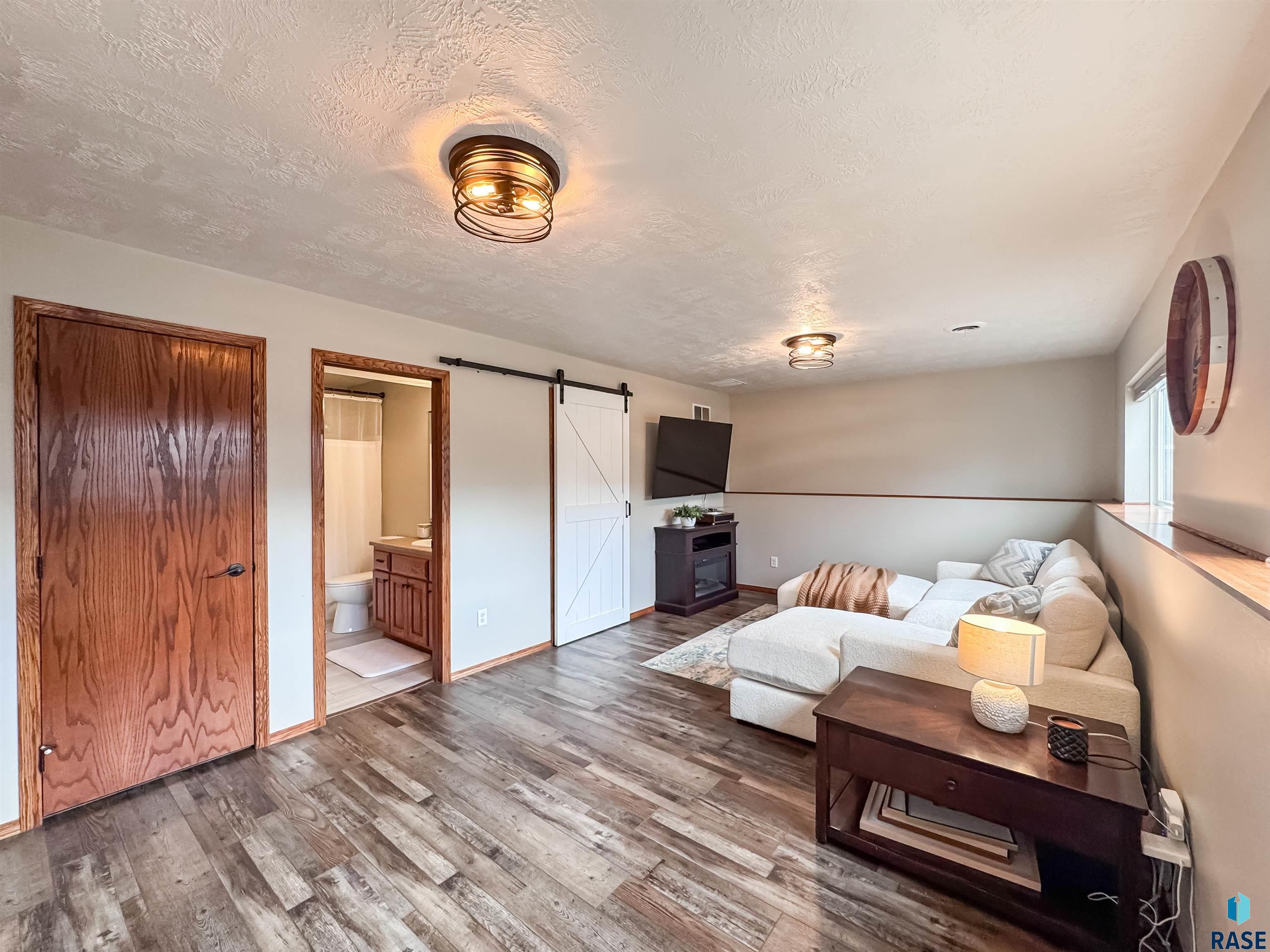 5617 W Hemlock Dr Drive