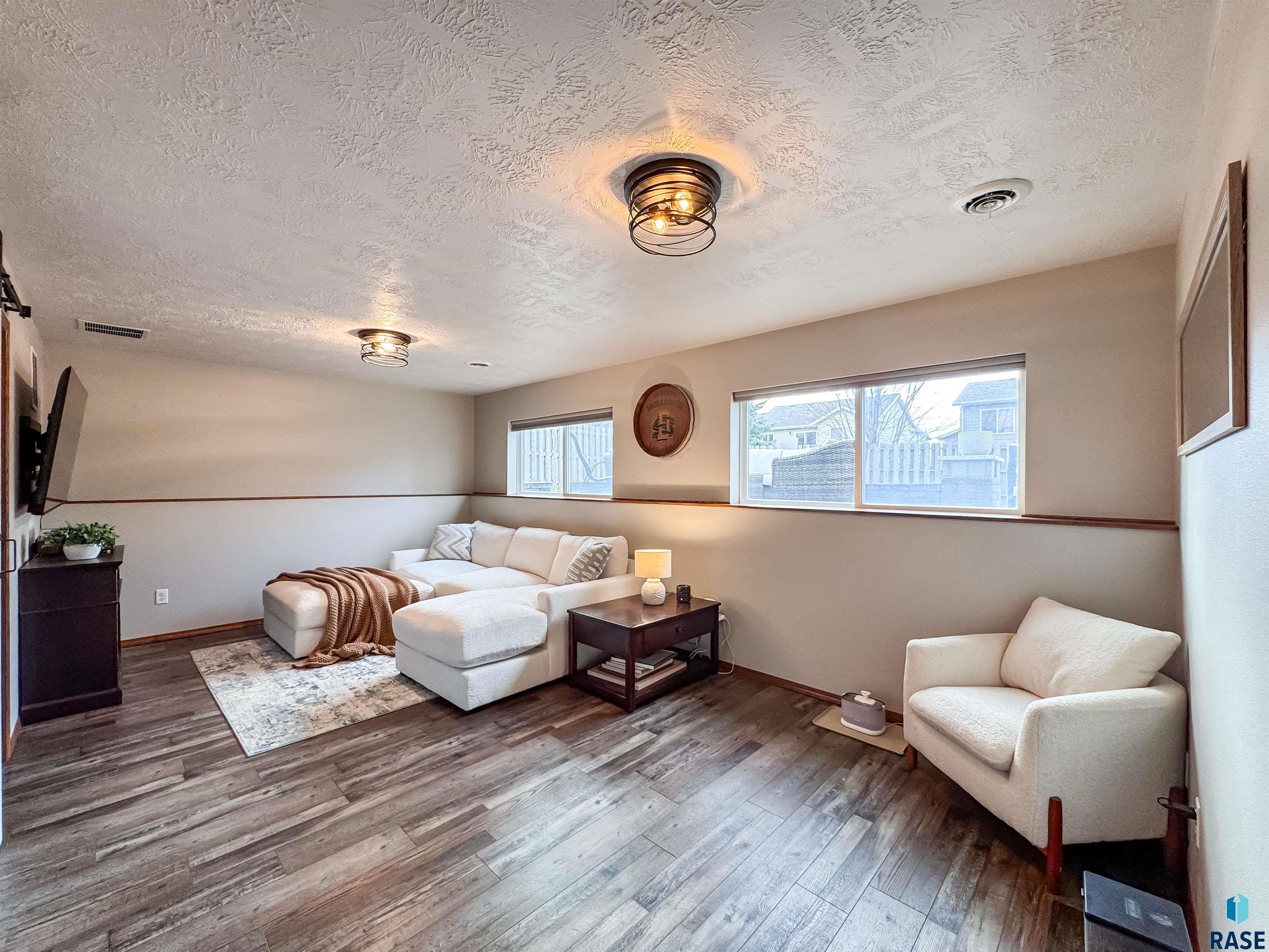 5617 W Hemlock Dr Drive