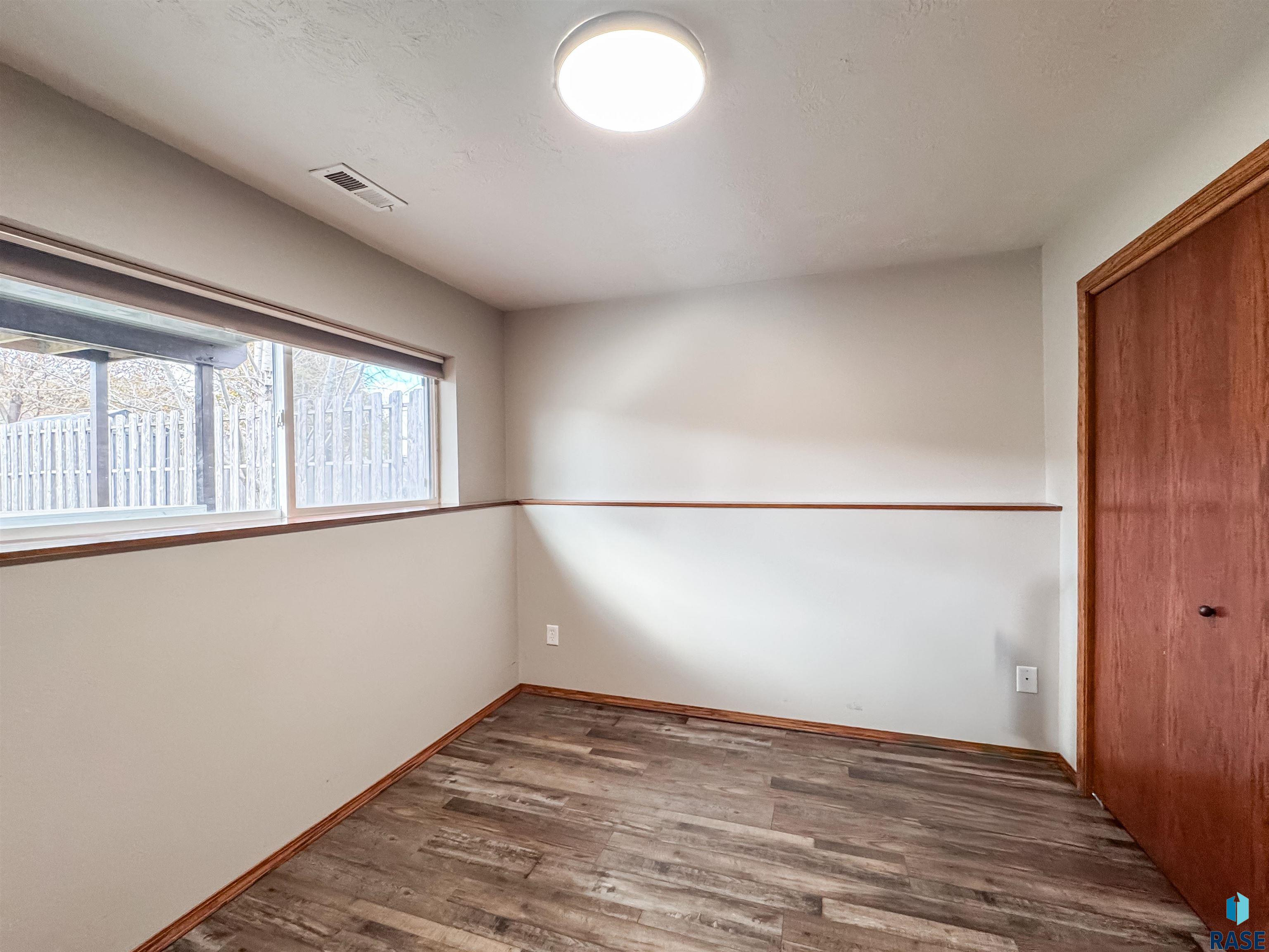 5617 W Hemlock Dr Drive