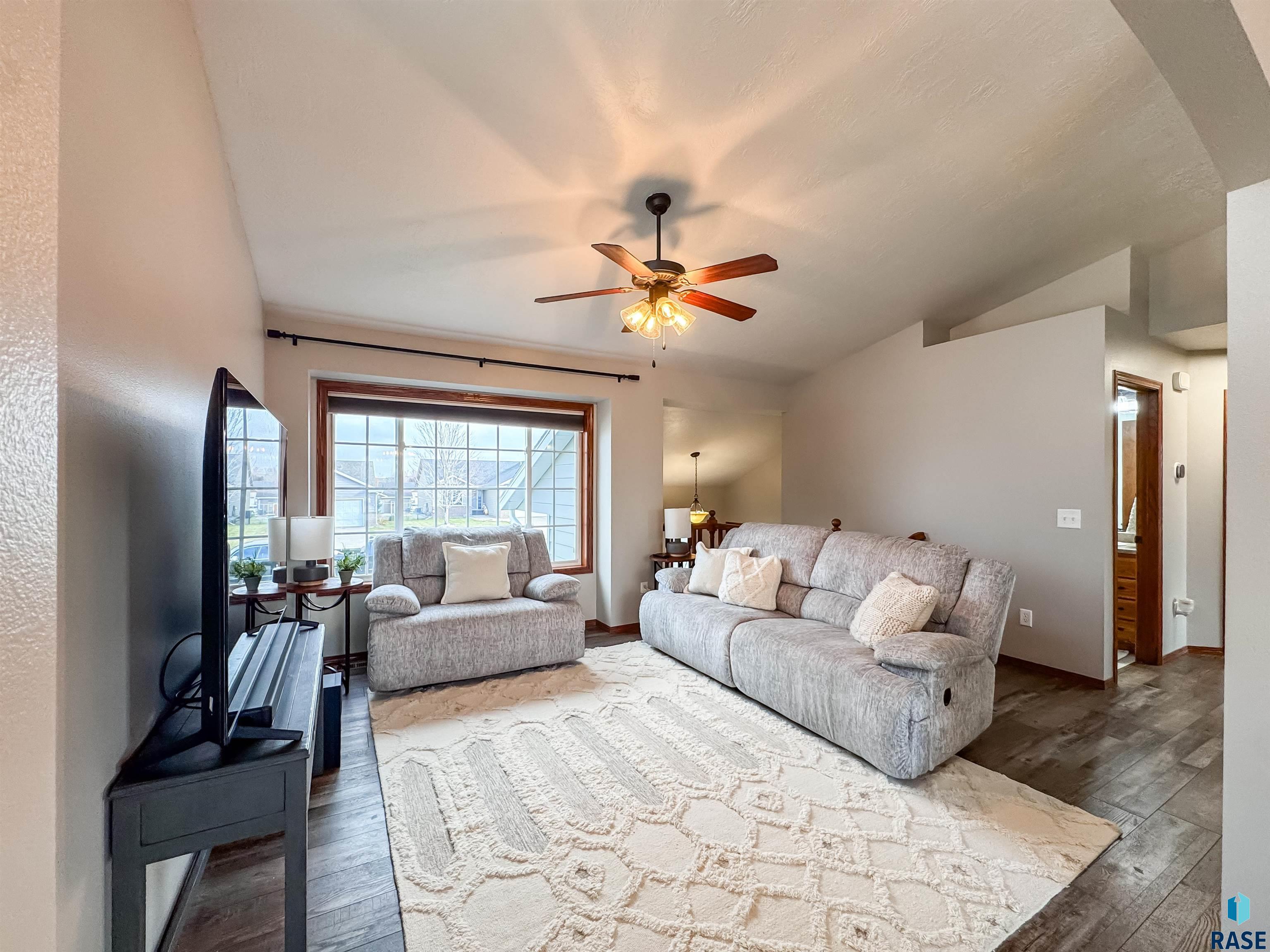 5617 W Hemlock Dr Drive