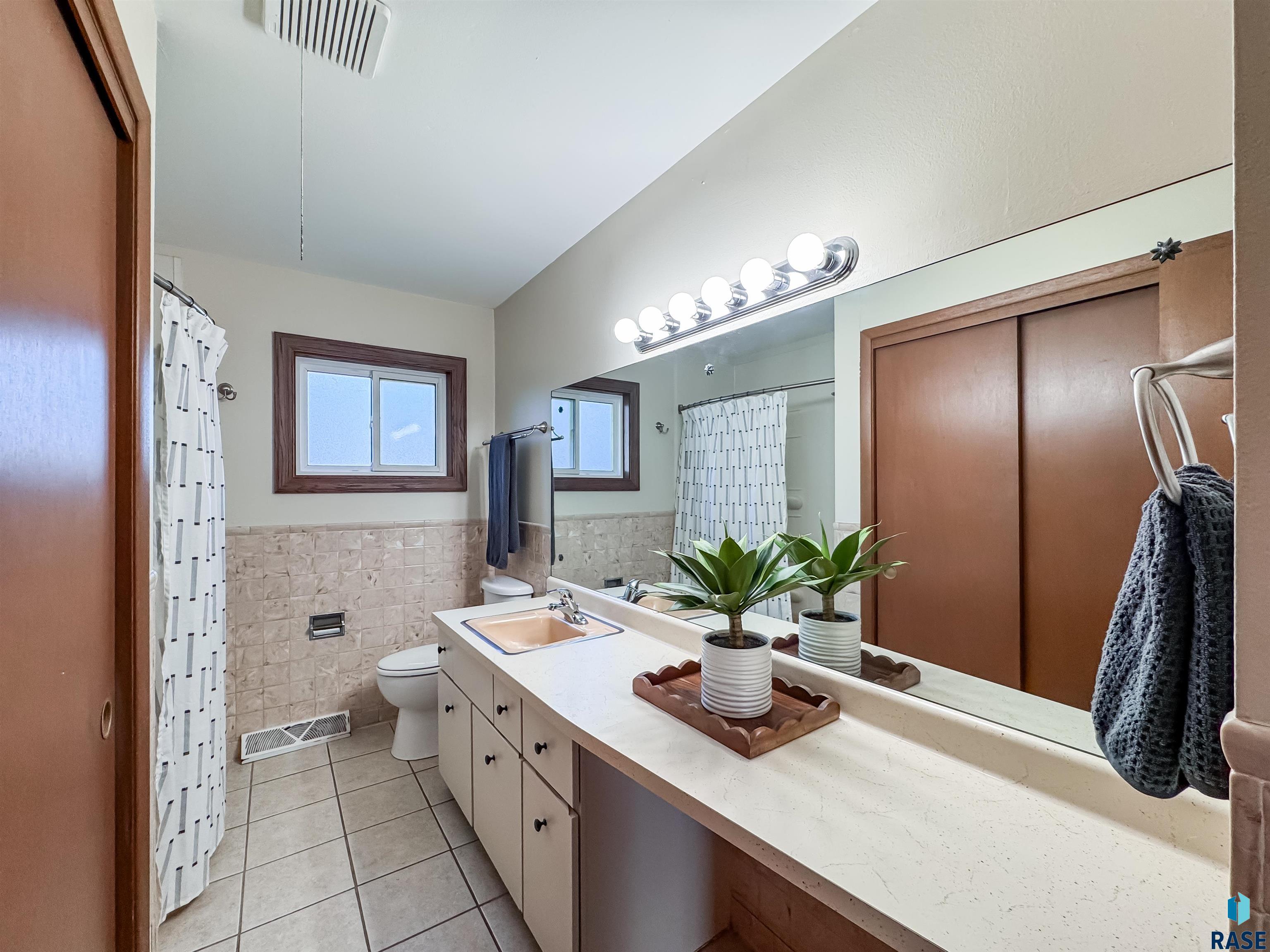 3301 S Terry Ave Avenue