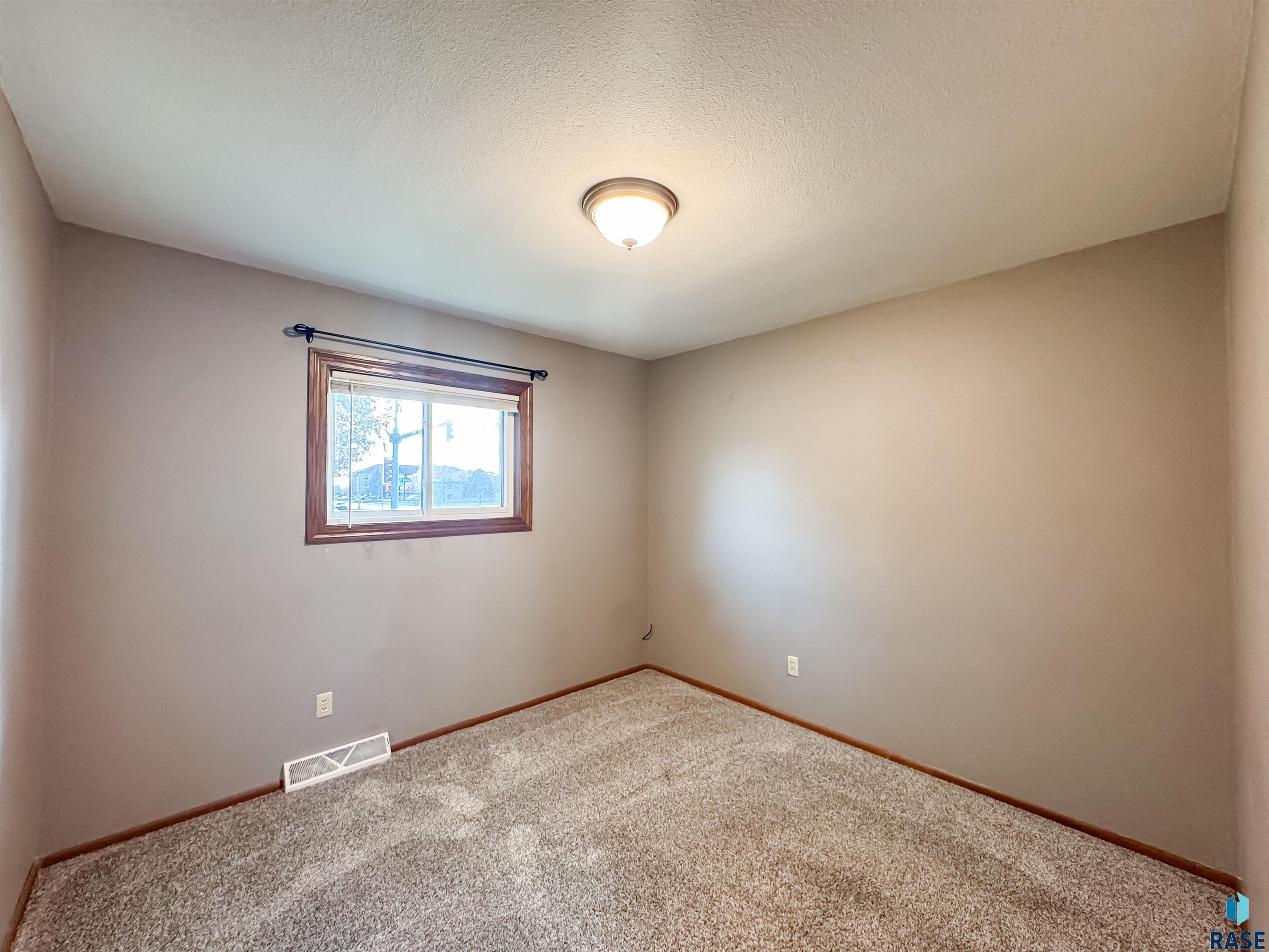 3301 S Terry Ave Avenue