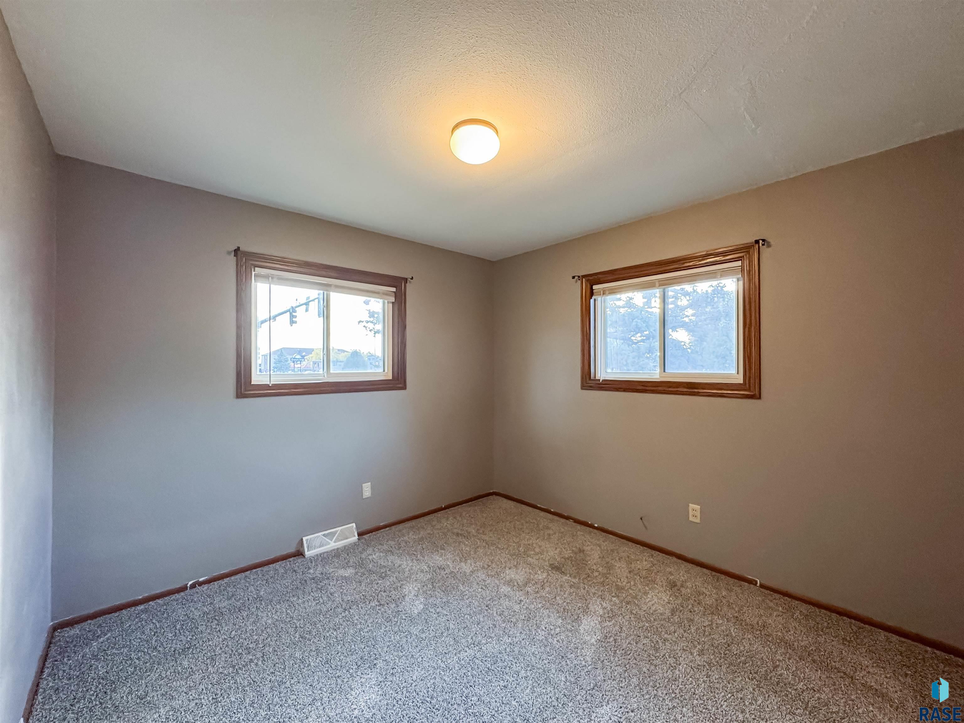 3301 S Terry Ave Avenue