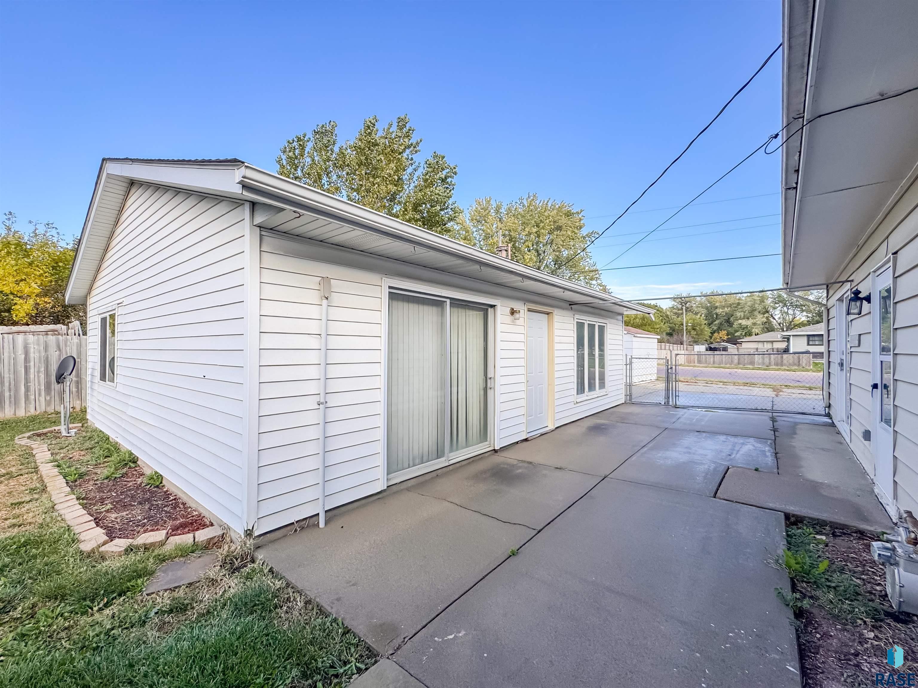 3301 S Terry Ave Avenue