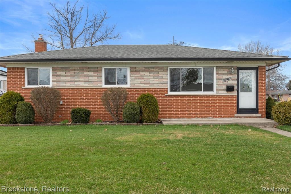 33581 STONEWOOD, Sterling Heights, MI 48312