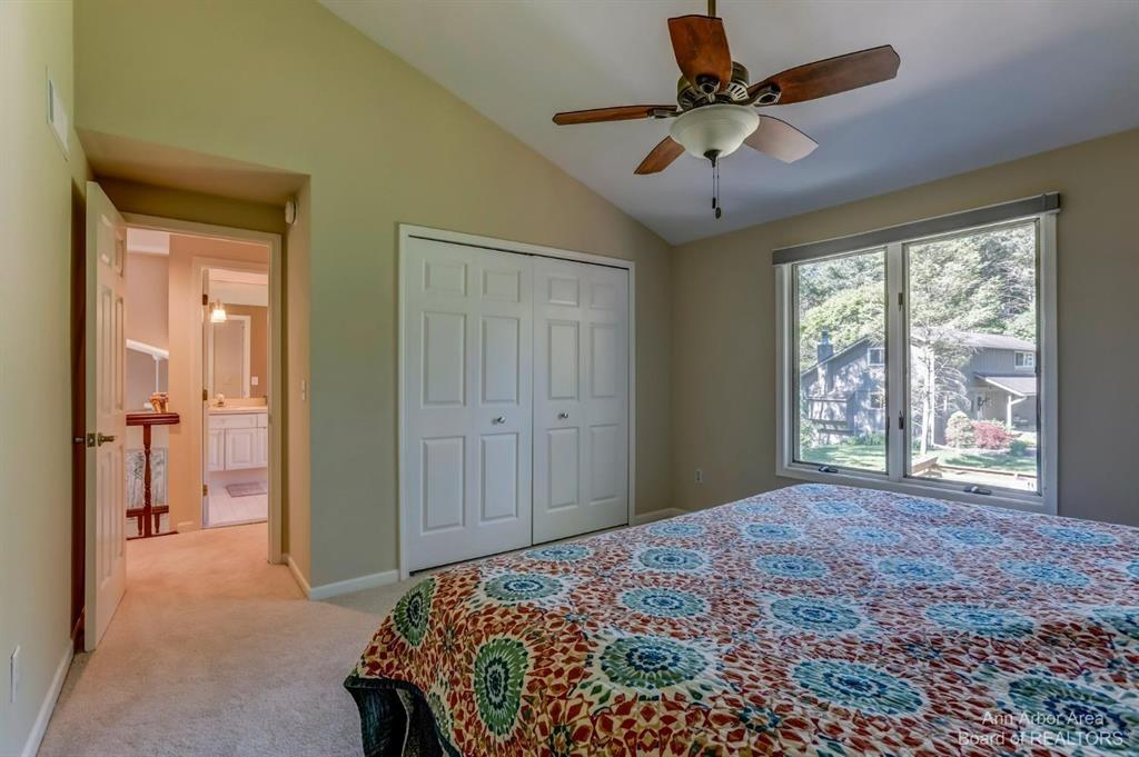8544 FAR RAVINE, PINCKNEY, MI 48169