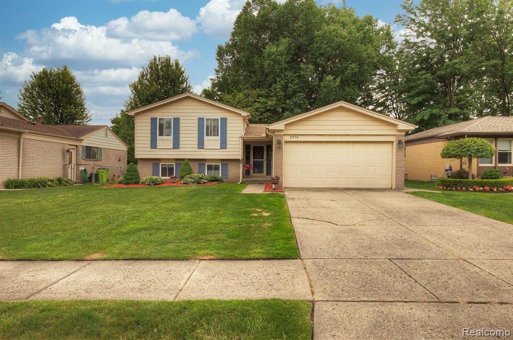3374 GLOUCESTER, Sterling Heights, MI 48310