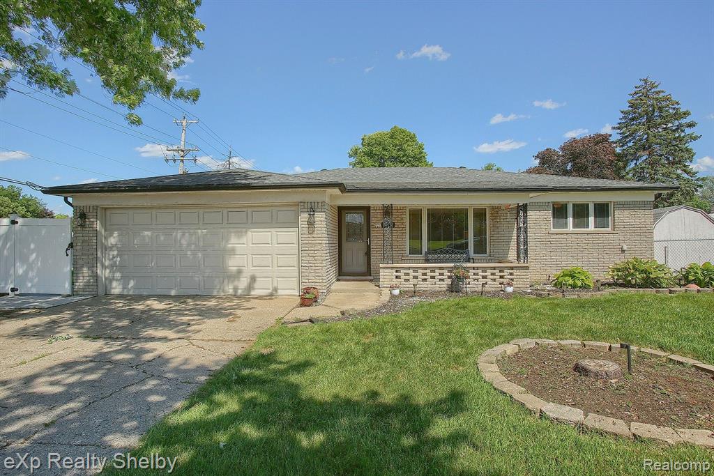 36956 GREGORY, Sterling Heights, MI 48310